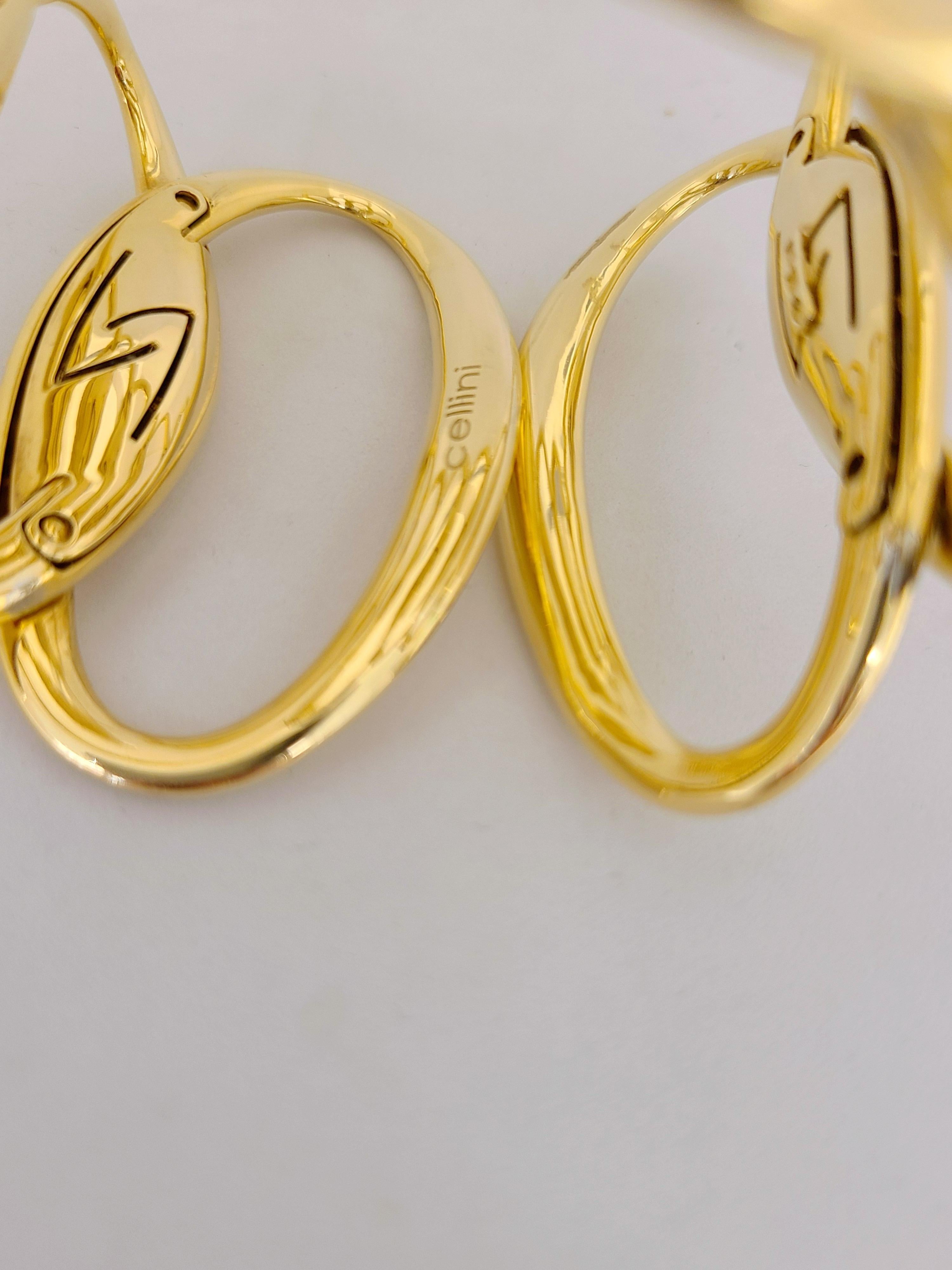 Moderne G.Verdi pour Cellini Bracelet manchette large en or jaune 18 carats et diamants 8,27 carats en vente