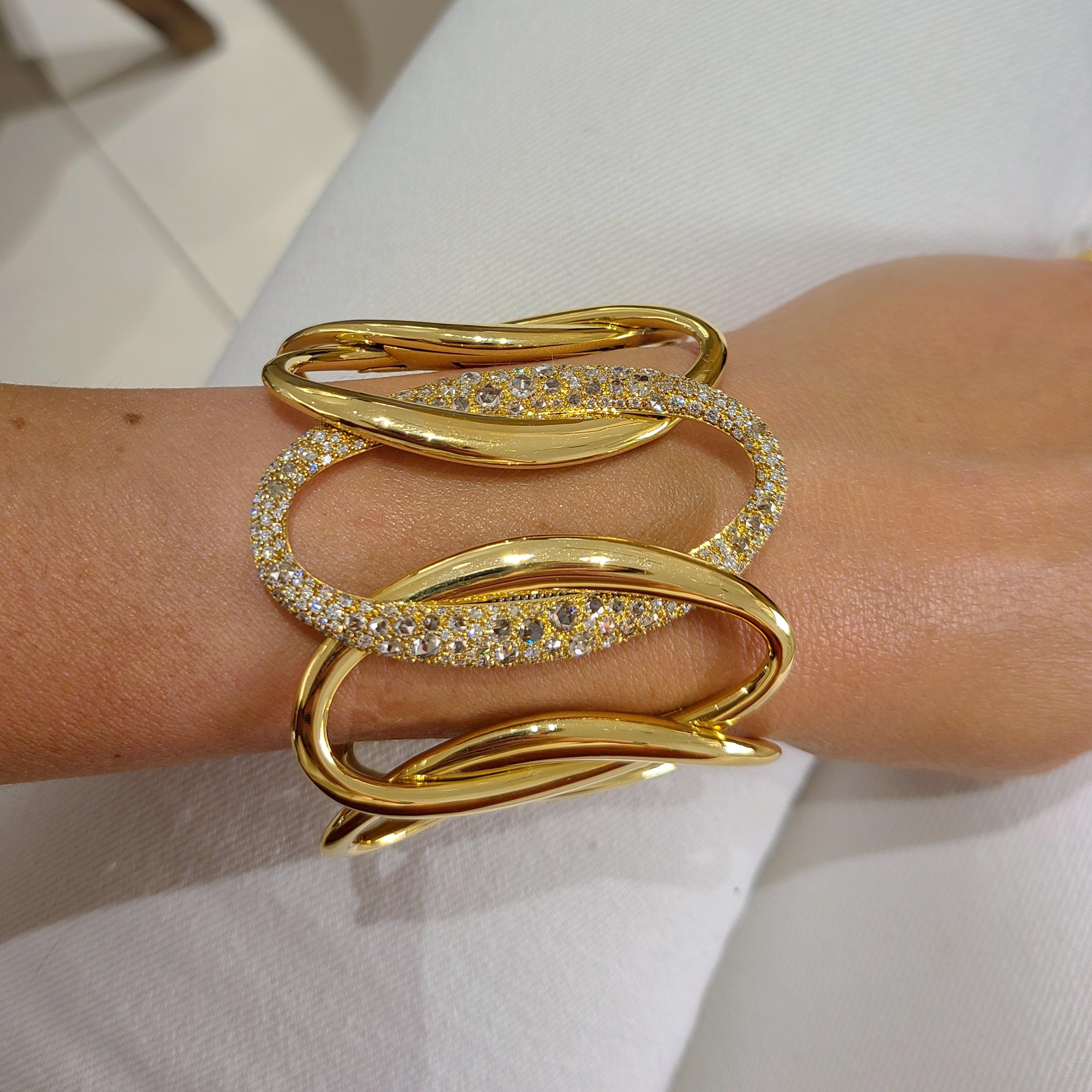 G.Verdi pour Cellini Bracelet manchette large en or jaune 18 carats et diamants 8,27 carats Unisexe en vente
