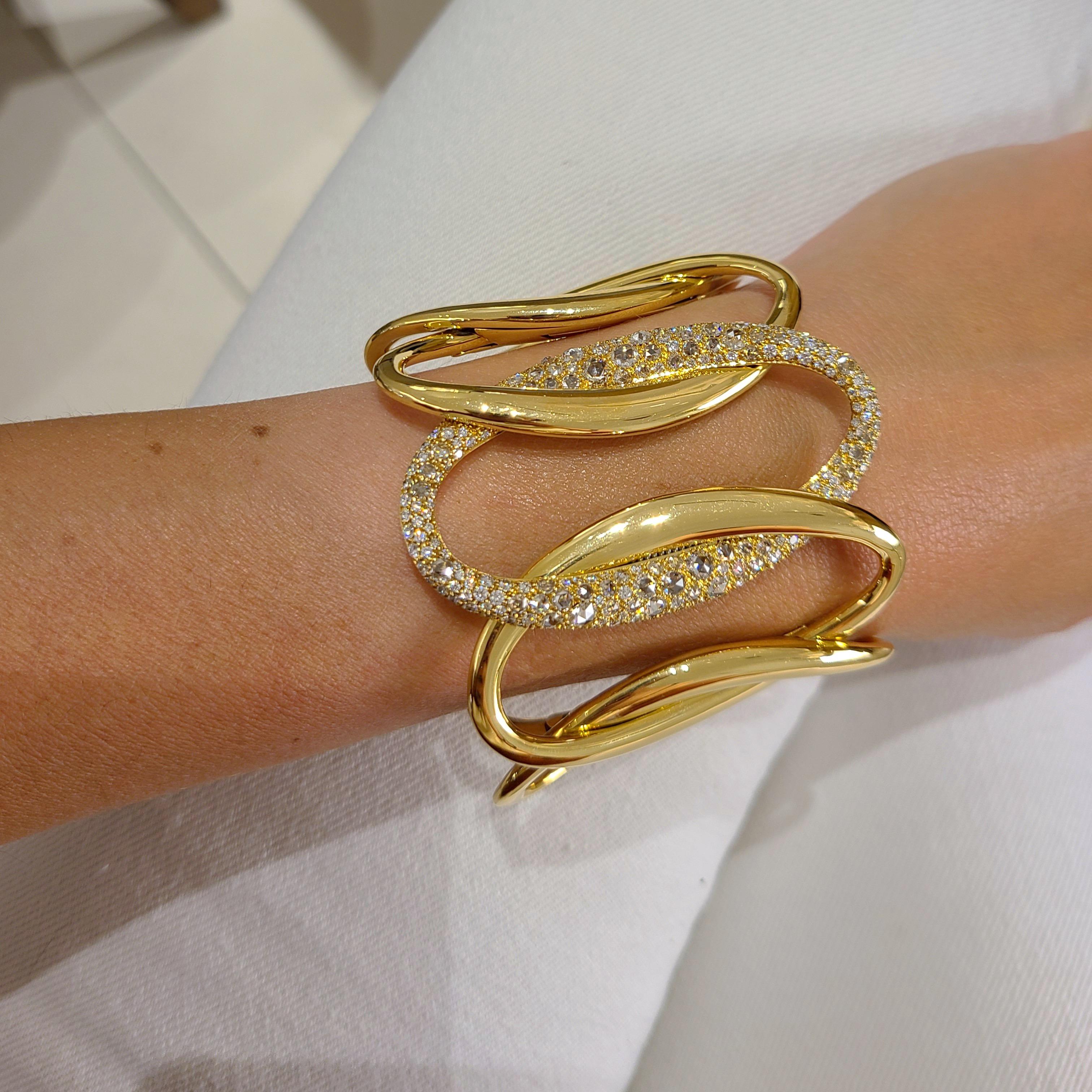 G.Verdi pour Cellini Bracelet manchette large en or jaune 18 carats et diamants 8,27 carats en vente 1