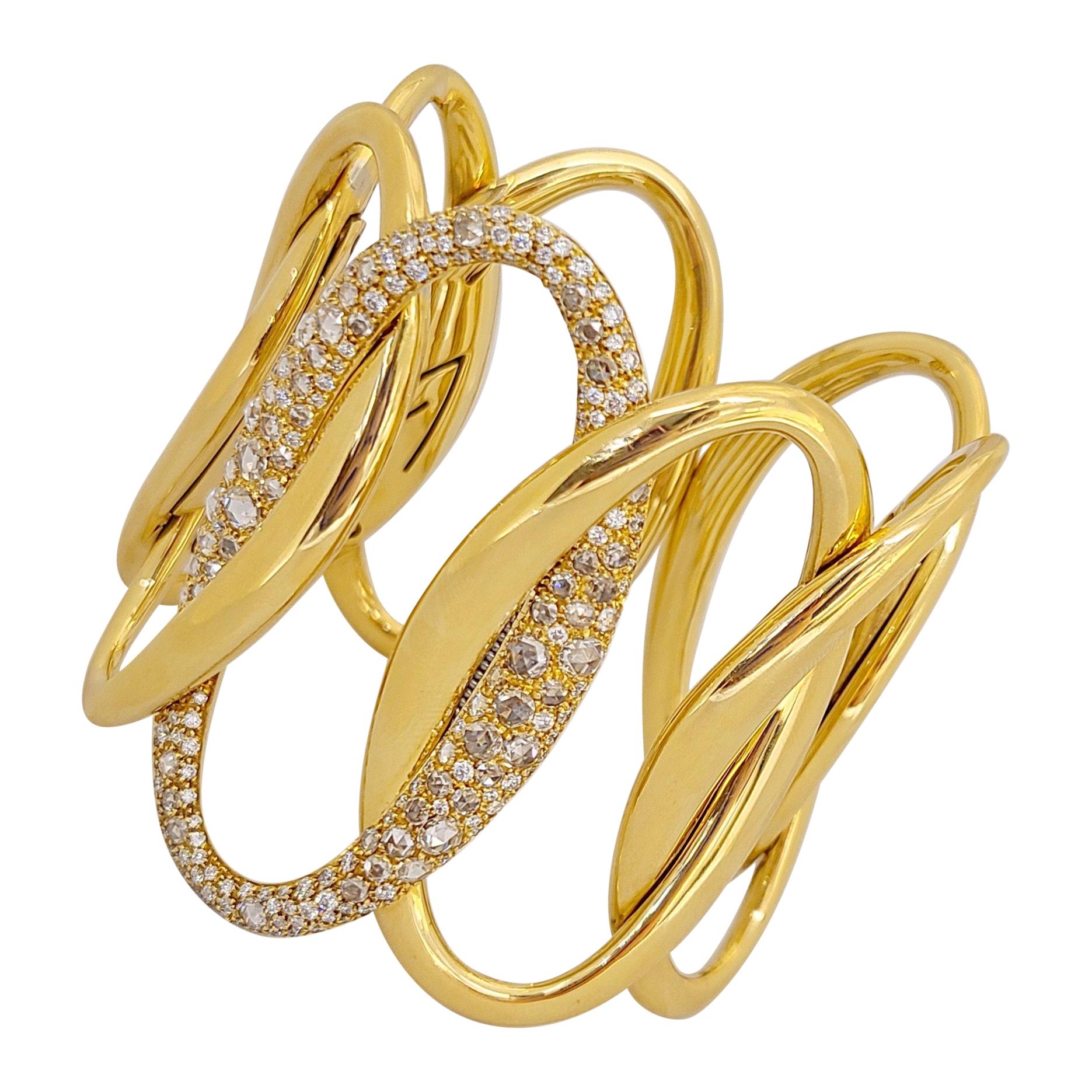 G.Verdi pour Cellini Bracelet manchette large en or jaune 18 carats et diamants 8,27 carats en vente