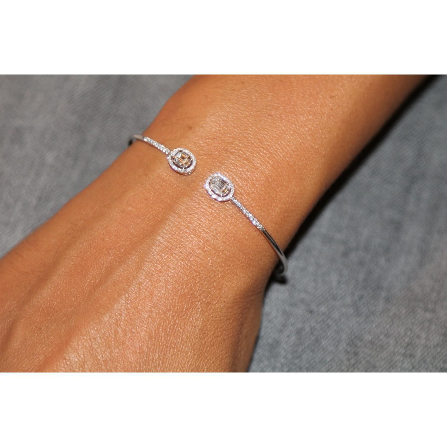 GVS 0.51 Carat Round and Baguette Diamond Bangle Bracelet 18 Karat White Gold In New Condition In Istanbul, TR