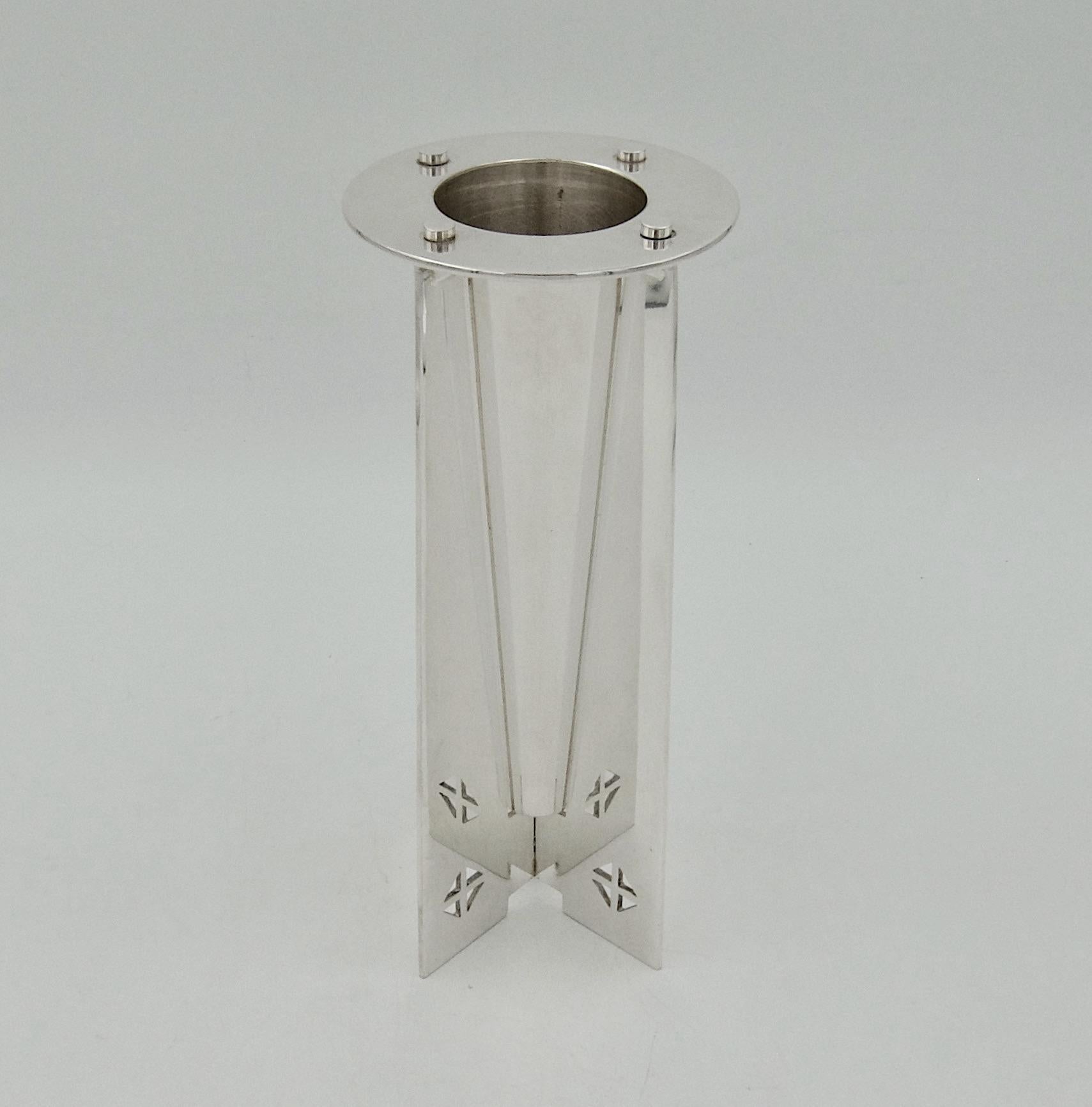 Gwathmey Siegel for Swid Powell Courtney Vase in Silver-plate In Good Condition In Los Angeles, CA