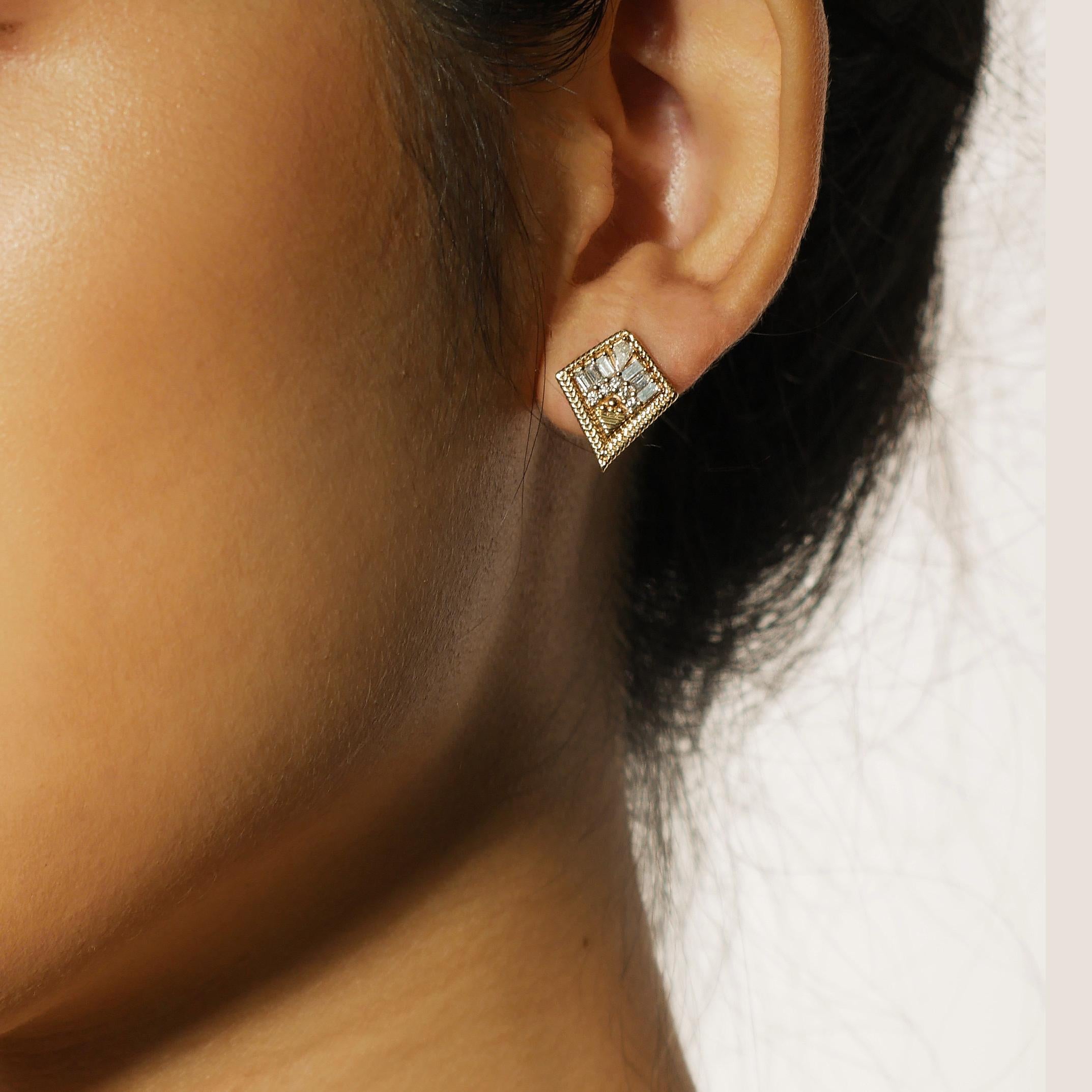 Taille losange Gwen Beloti - Boucles d'oreilles à motif de cerf-volant avec diamants de 0,75 carat en vente