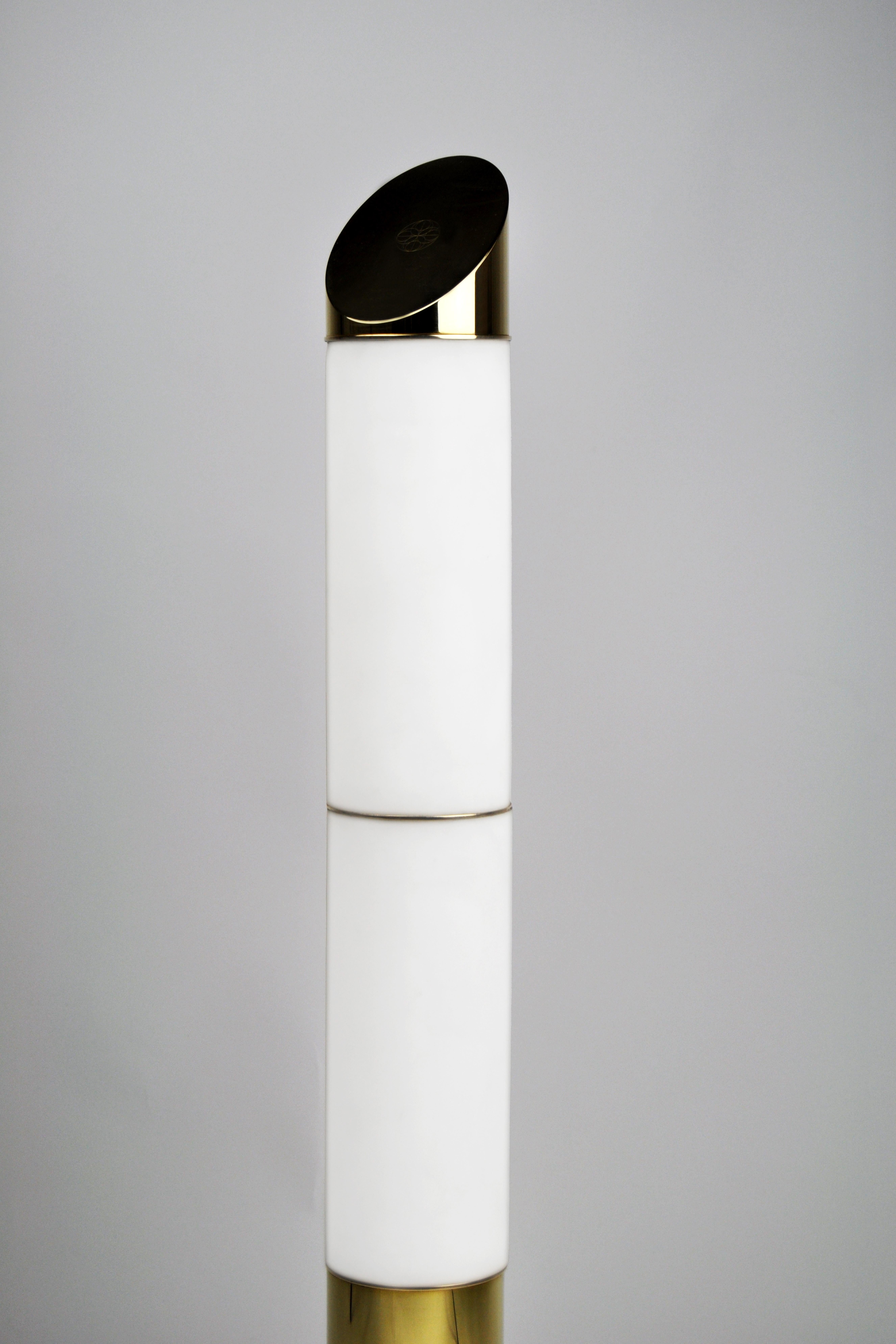 Scandinavian Gwen Floor Lamp Contemporary Sculptural LED , Solid Brass, Config 1 For Sale