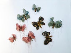 Huit papillons - Installation de sculpture de papillons en techniques mixtes