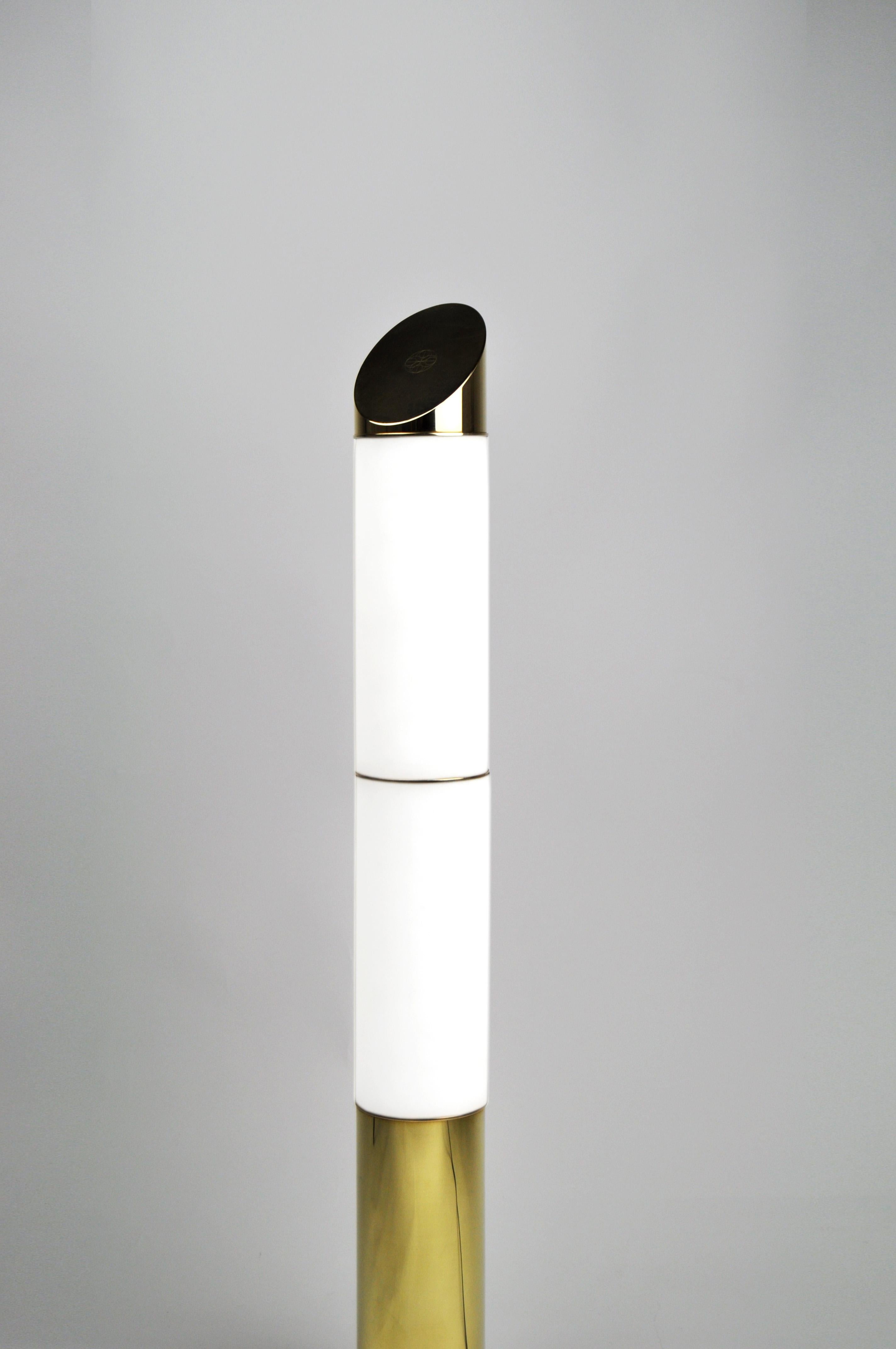 Gwen Table Lamp Contemporary Sculptural LED , Solid Brass For Sale 1