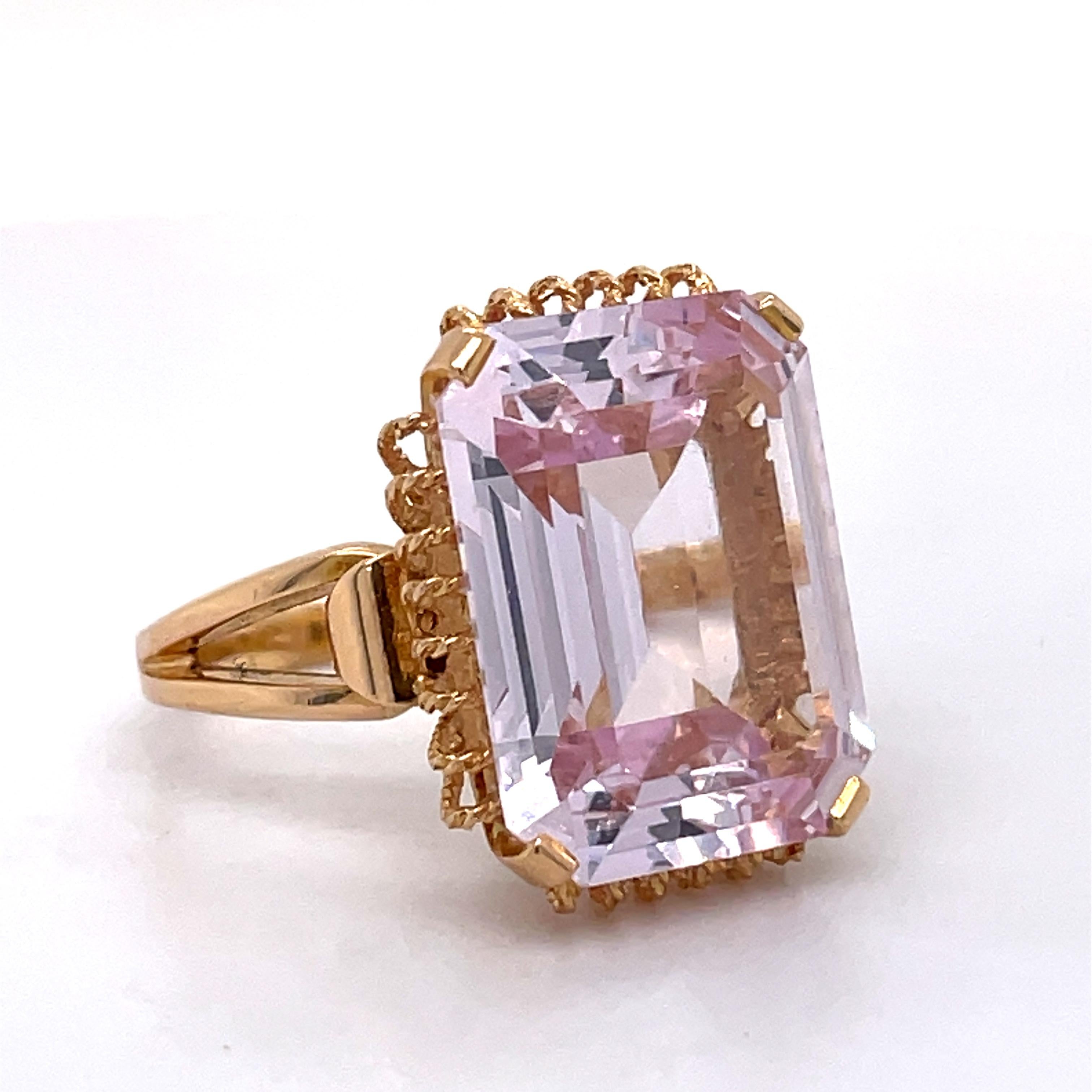 GWLAB Certified, 16.23ct Pink Spinel Emerald Cut, 14k Rose Gold, Cocktail Ring In Excellent Condition For Sale In Ramat Gan, IL