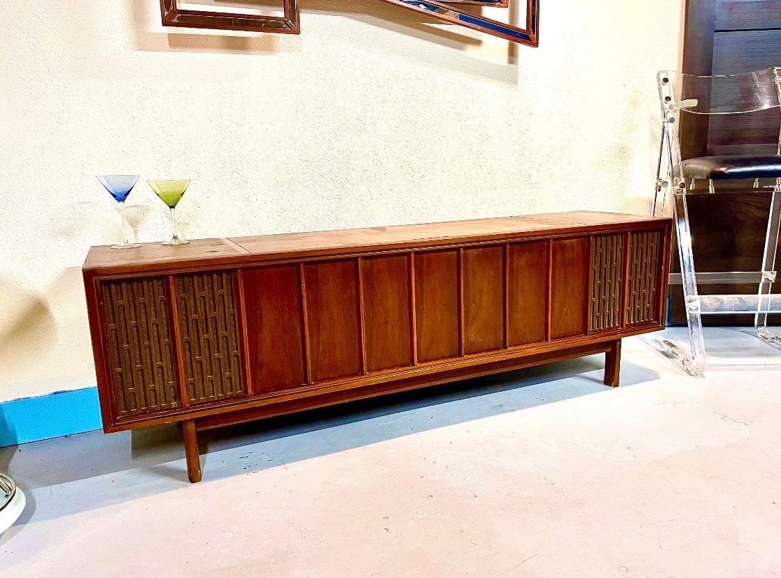 North American Gws222 Mid-Century Modern Stereo Console Cabinet Record Player Refurbished