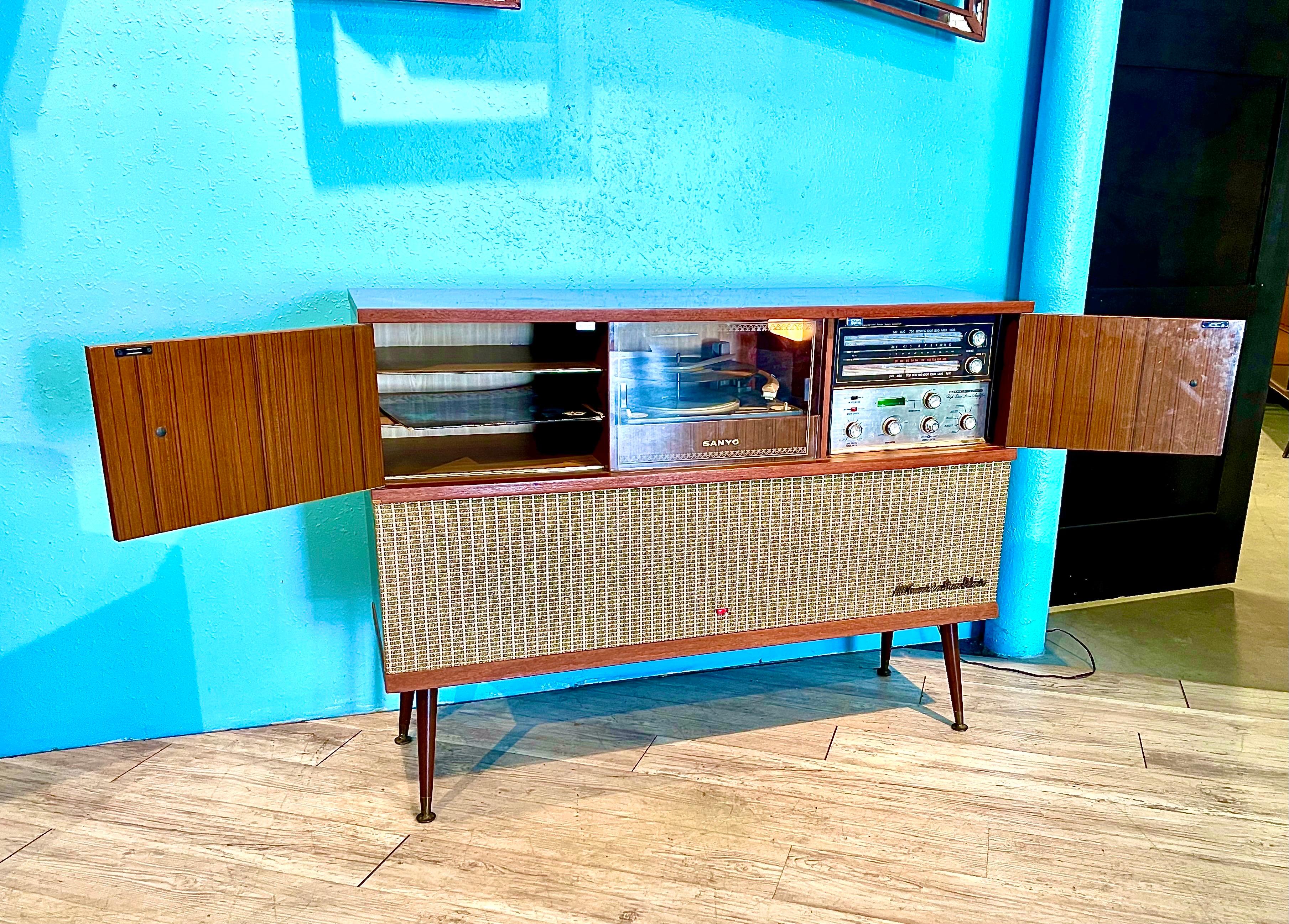 Bauhaus Gws239 Mid-Century Modern Stereo Console Cabinet Record Player Refurbished