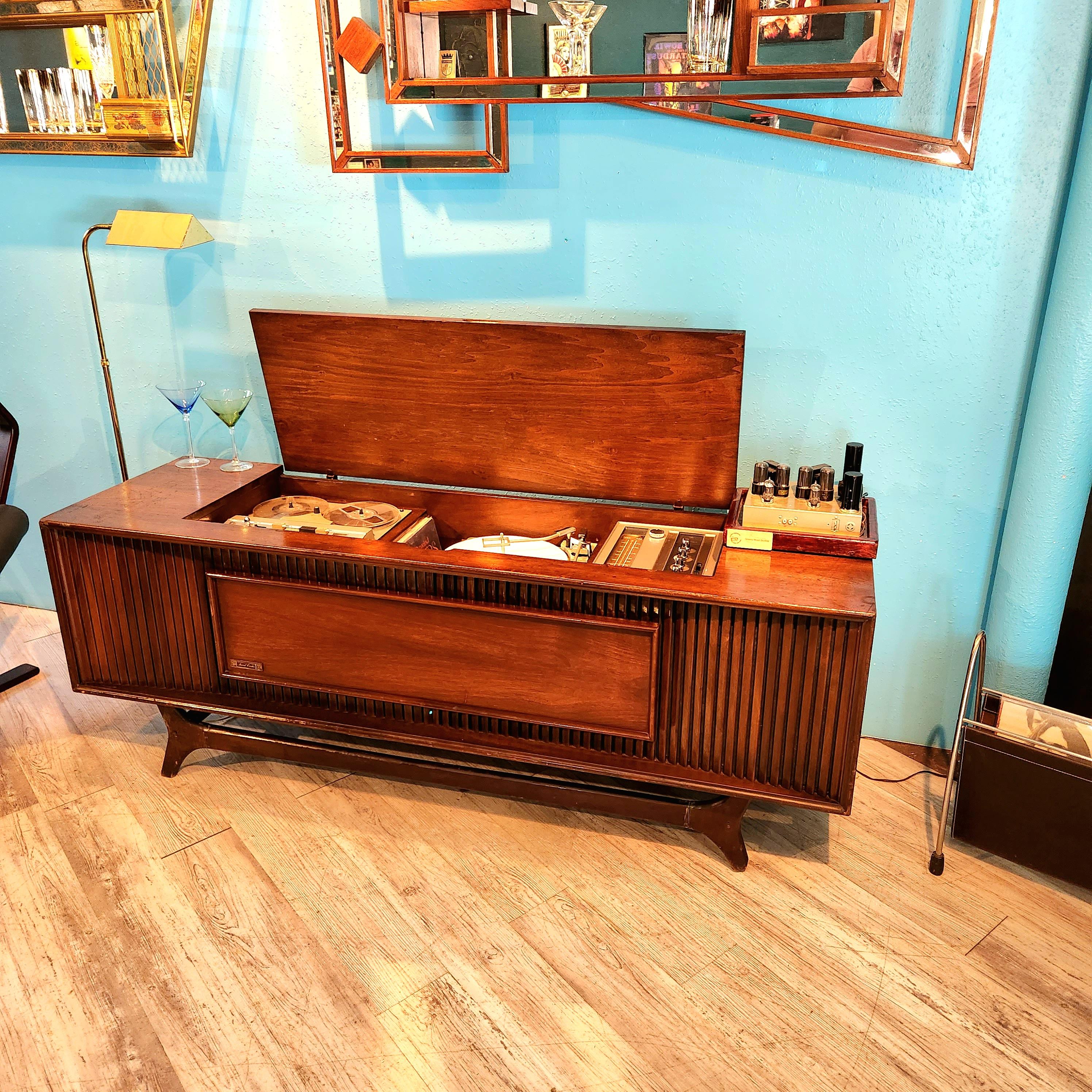 North American Mid-Century Modern Stereo Console Bar Ge Record Player Refurbed Bluetooth