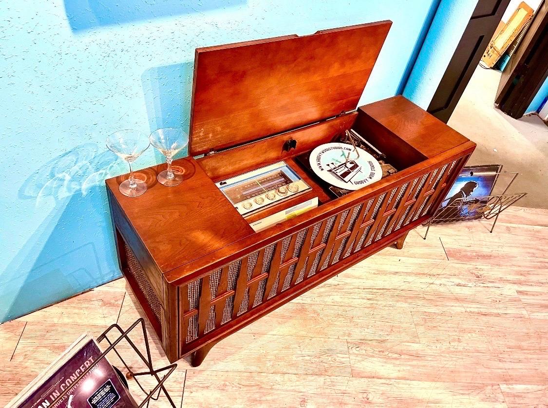 refurbished record player console