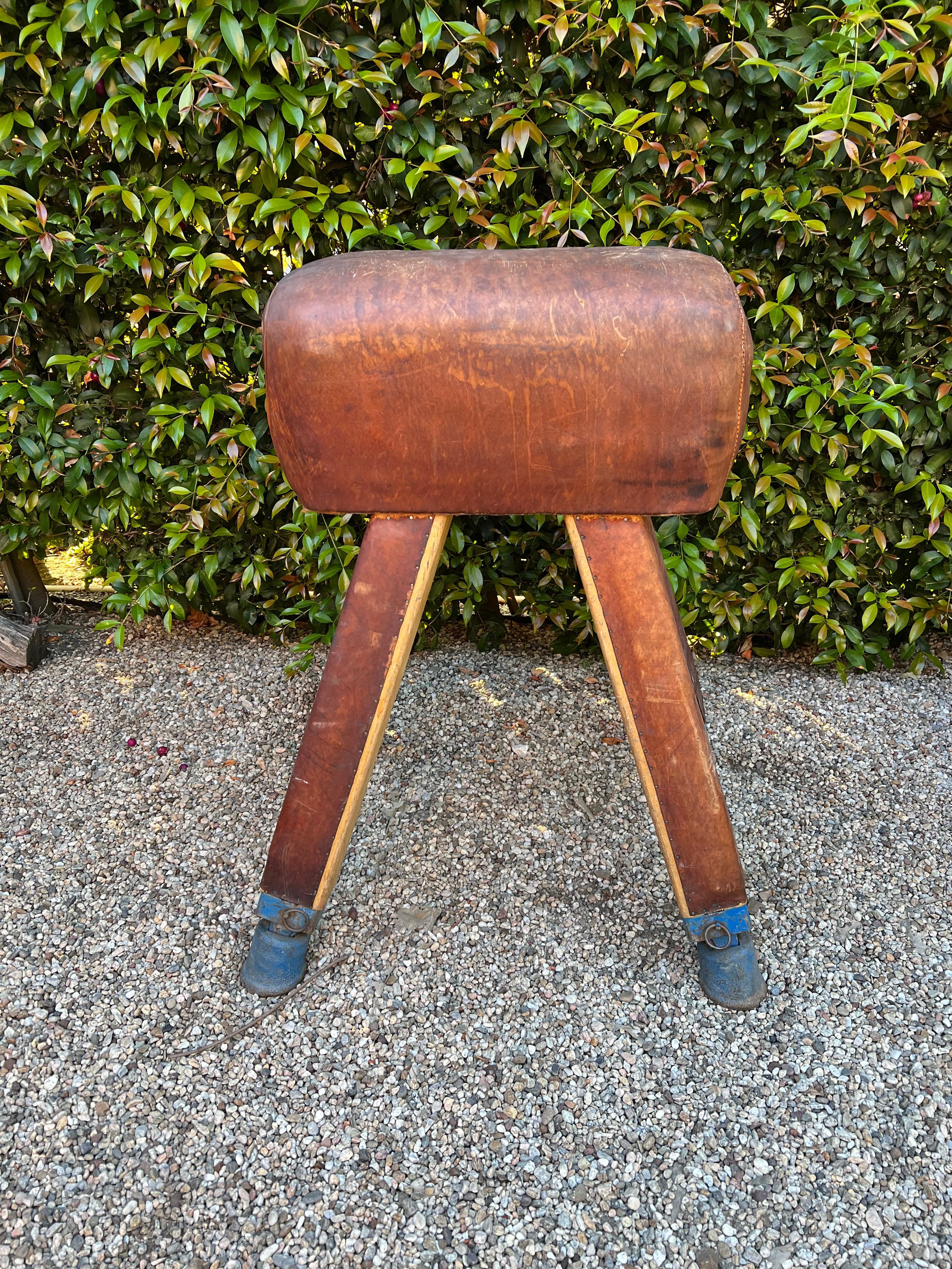 Gymnasium Leather Pommel Horse Bench Saddle Holder on Legs In Good Condition For Sale In Los Angeles, CA
