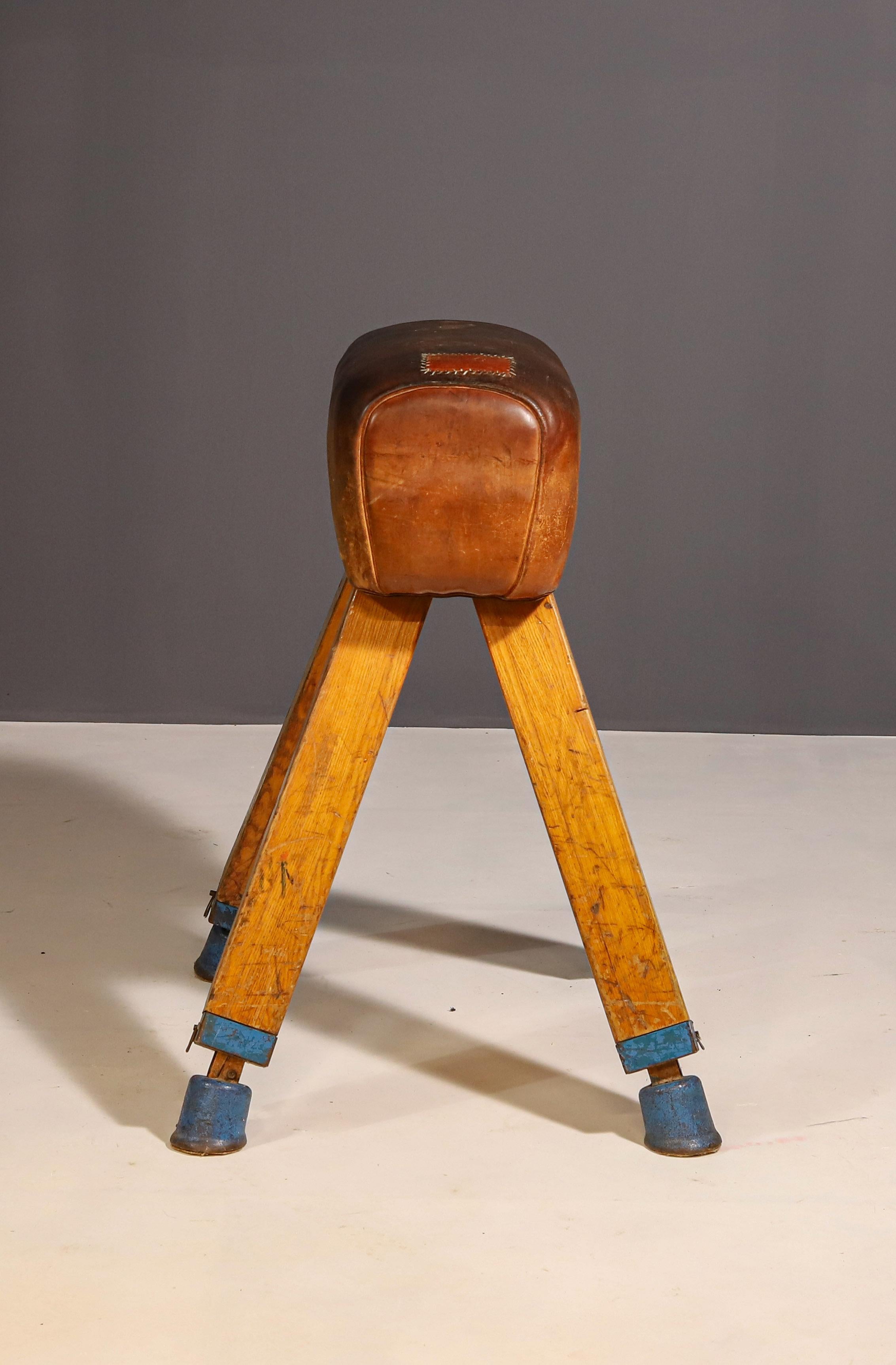 Gymnastic Leather Pommel Horse, Czechoslovakia, 1950’s In Good Condition For Sale In Prague 8, CZ