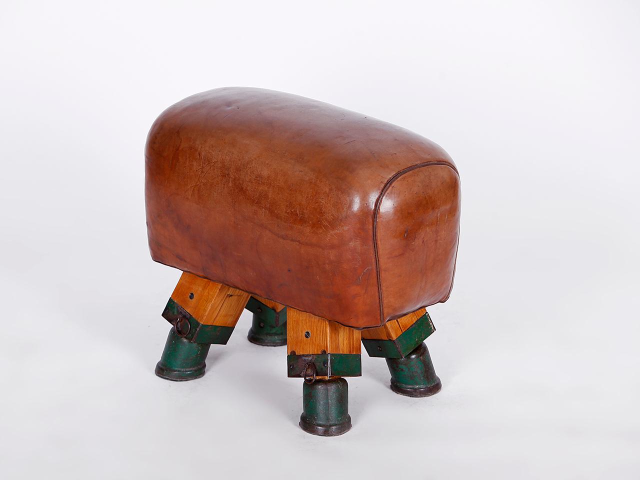 pommel horse stool