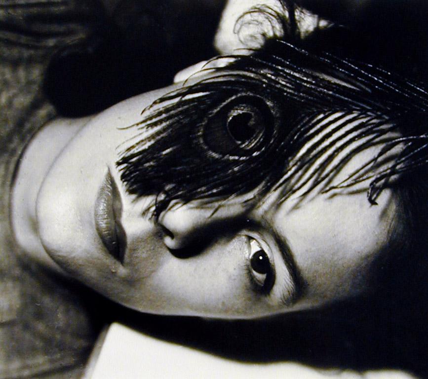 Gyorgy Kepes Black and White Photograph - Juliet with One Peacock Feather Eye, Chicago