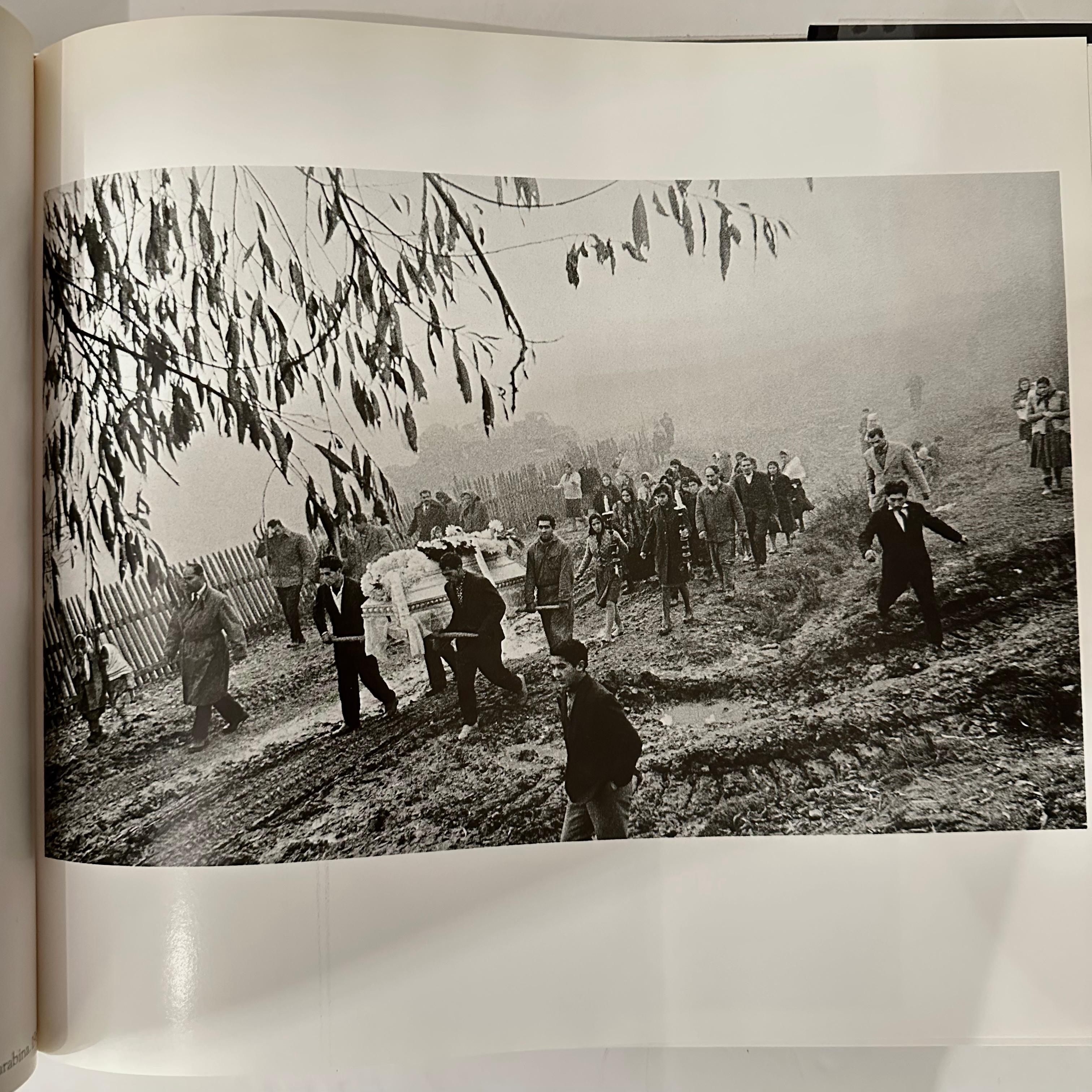 Papier GYPSIES - Josef Koudelka - 1ère édition américaine, New York, 1975 en vente