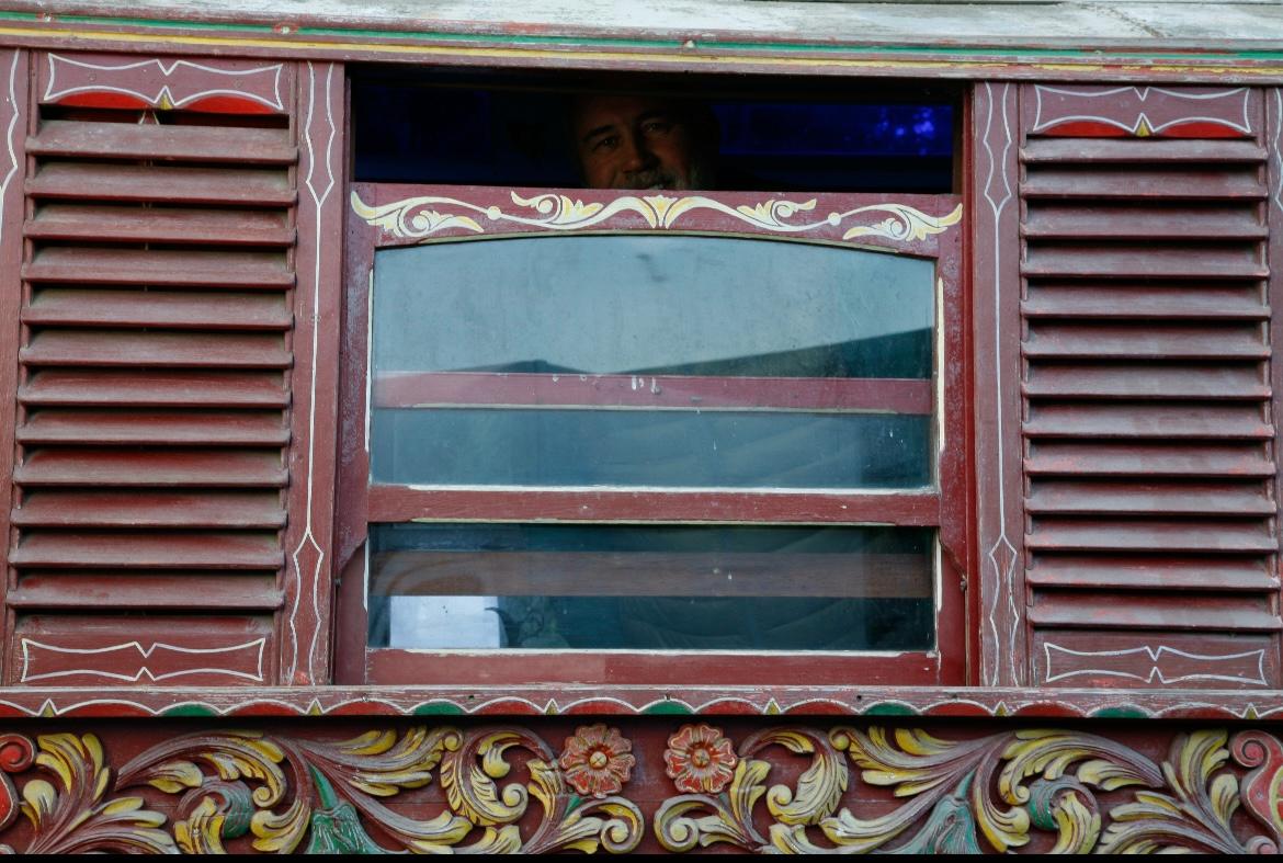 Gypsy Caravan Circa 1900 - Built by Watts of Bridgewater For Sale 2