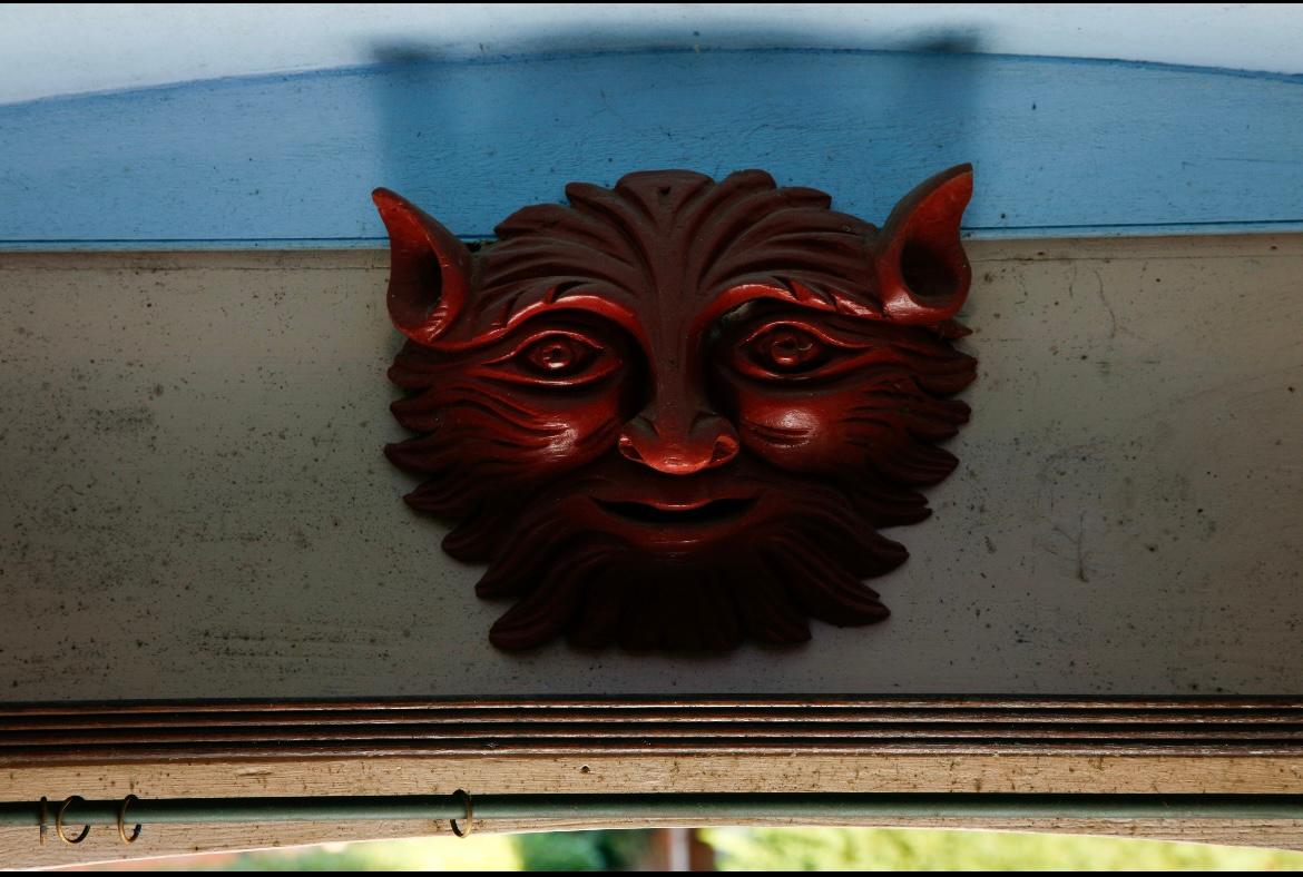 Gypsy Caravan Circa 1900 - Built by Watts of Bridgewater For Sale 3