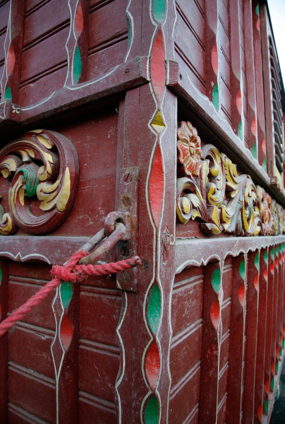 Gypsy Caravan Circa 1900 - Built by Watts of Bridgewater In Good Condition For Sale In Bagshot, GB