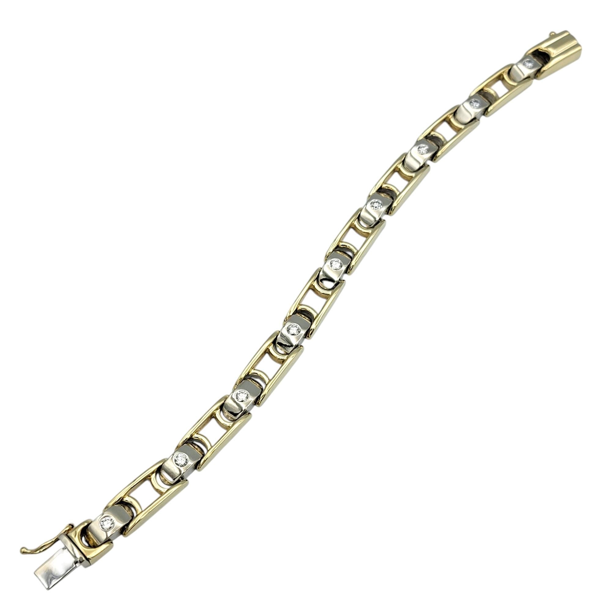 Pulsera de eslabones bicolor con diamantes redondos engastados en oro pulido de 14 quilates Corte redondo en venta