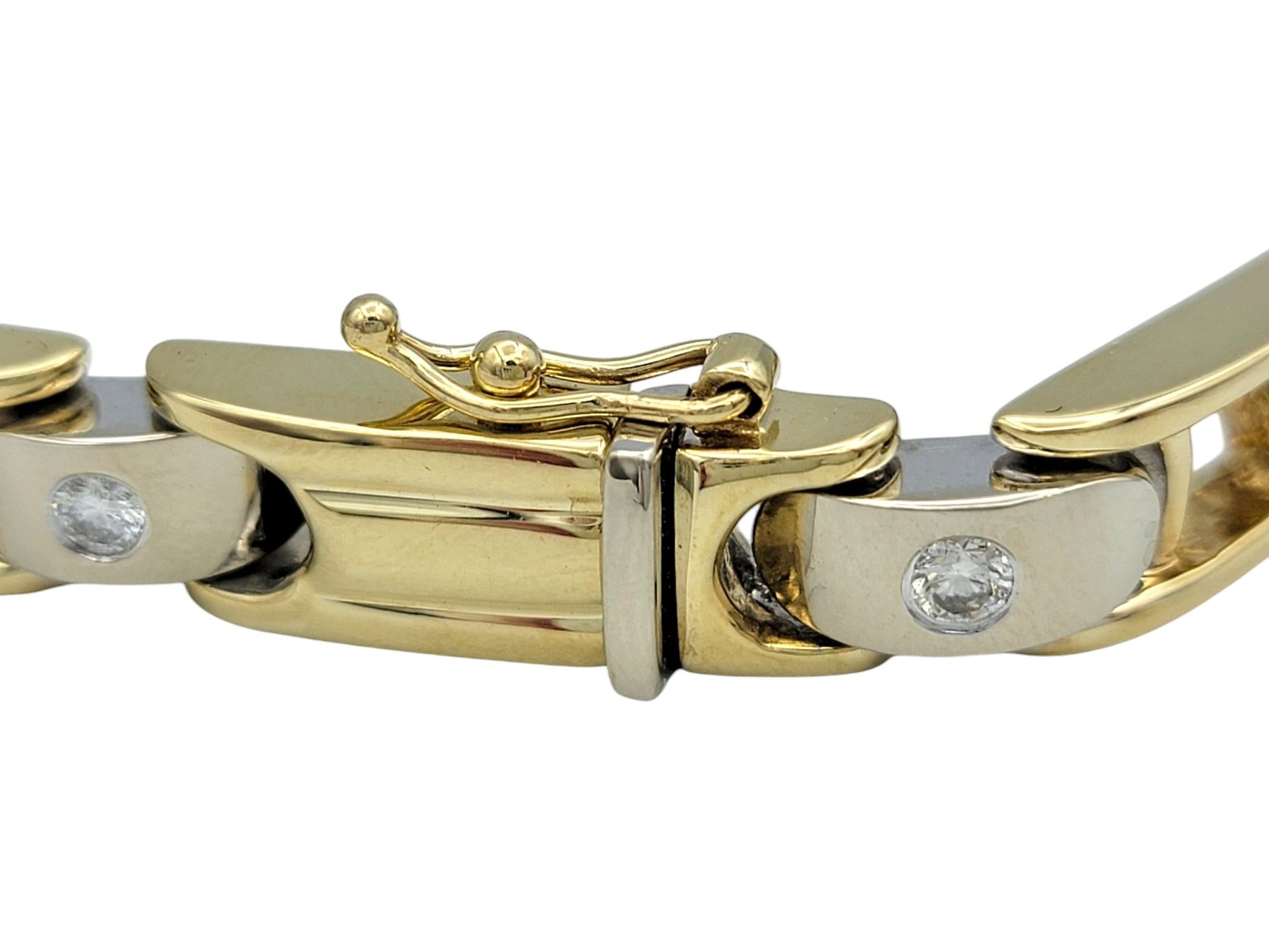 Femenino o masculino Pulsera de eslabones bicolor con diamantes redondos engastados en oro pulido de 14 quilates en venta
