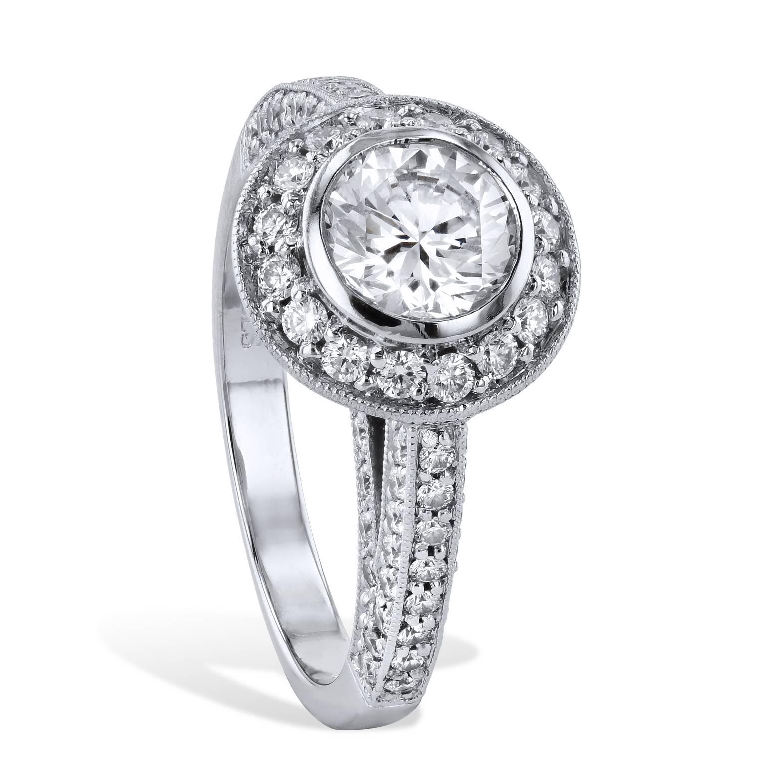 GIA-zertifizierter Verlobungsring mit 1,02 Karat Diamanten im Brillantschliff in einer Lünette mit Halo, 6 im Zustand „Neu“ im Angebot in Miami, FL