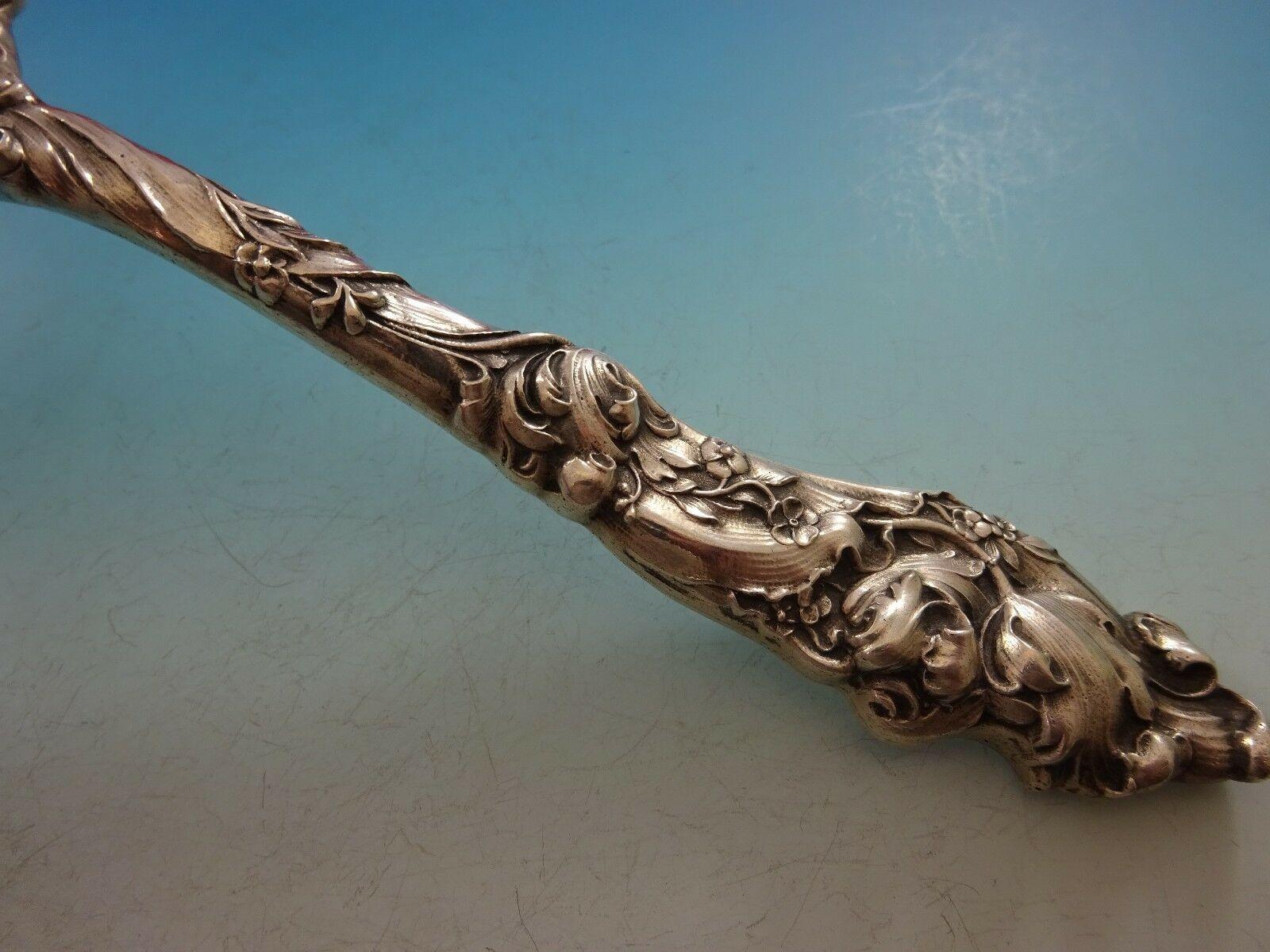Cuillère à baies en argent sterling moulée à la main:: Art Nouveau à motifs floraux:: H 158 de Gorham Excellent état à Big Bend, WI