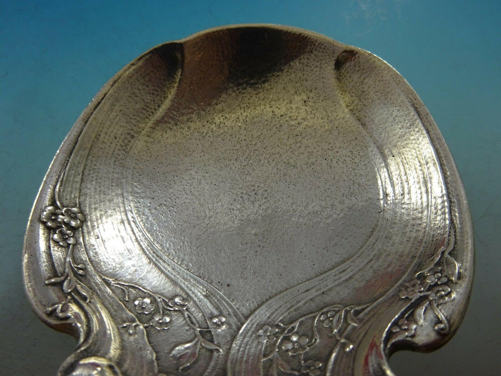 Cuillère à baies en argent sterling moulée à la main:: Art Nouveau à motifs floraux:: H 158 de Gorham 3