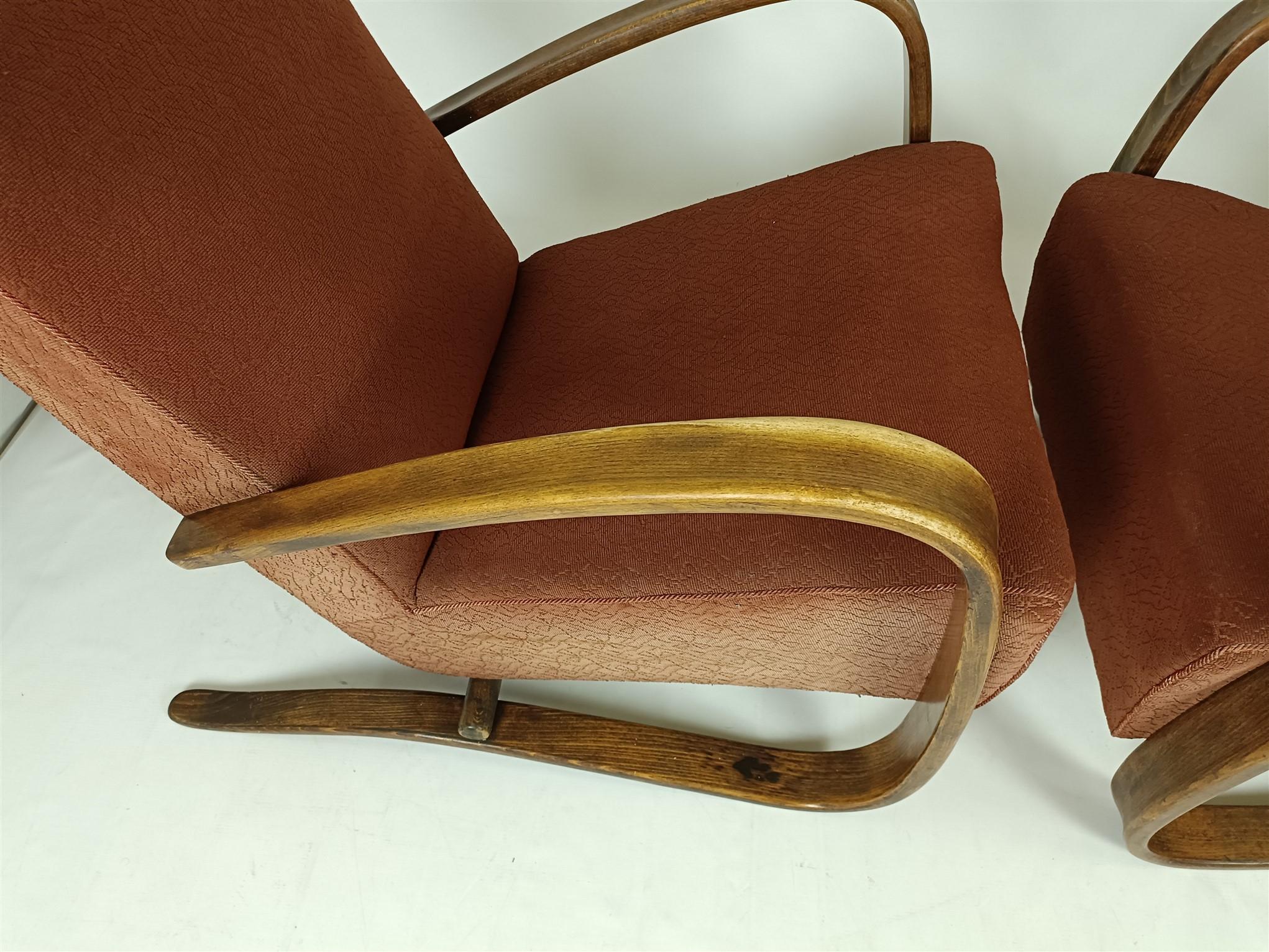 Metà XX secolo H. H. 69 Poltrone di Jindřich Halabala, anni '30, set di due in vendita