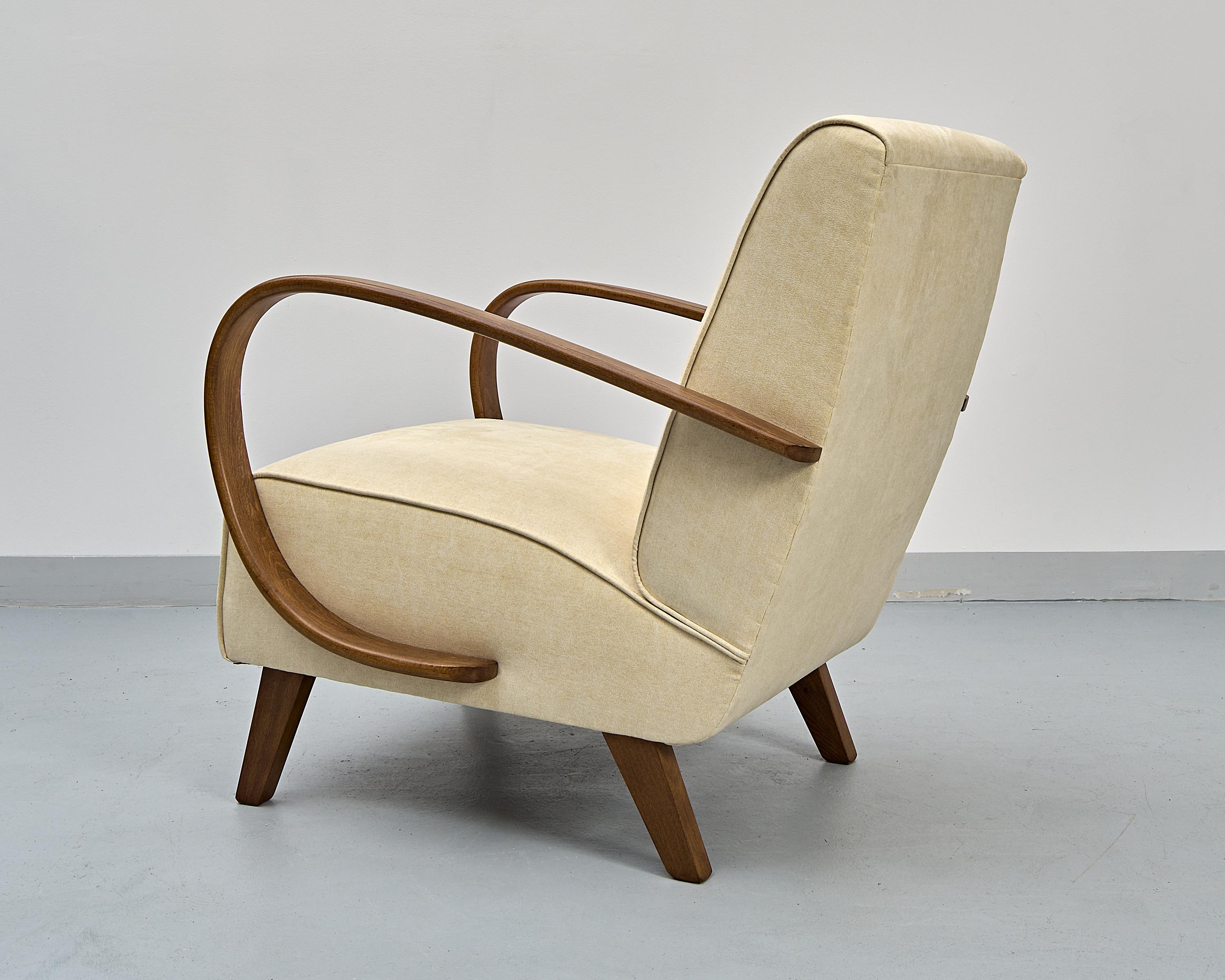 H-410 Bentwood Armchair by Jindřich Halabala, 1930s In Good Condition For Sale In Poznań, PL
