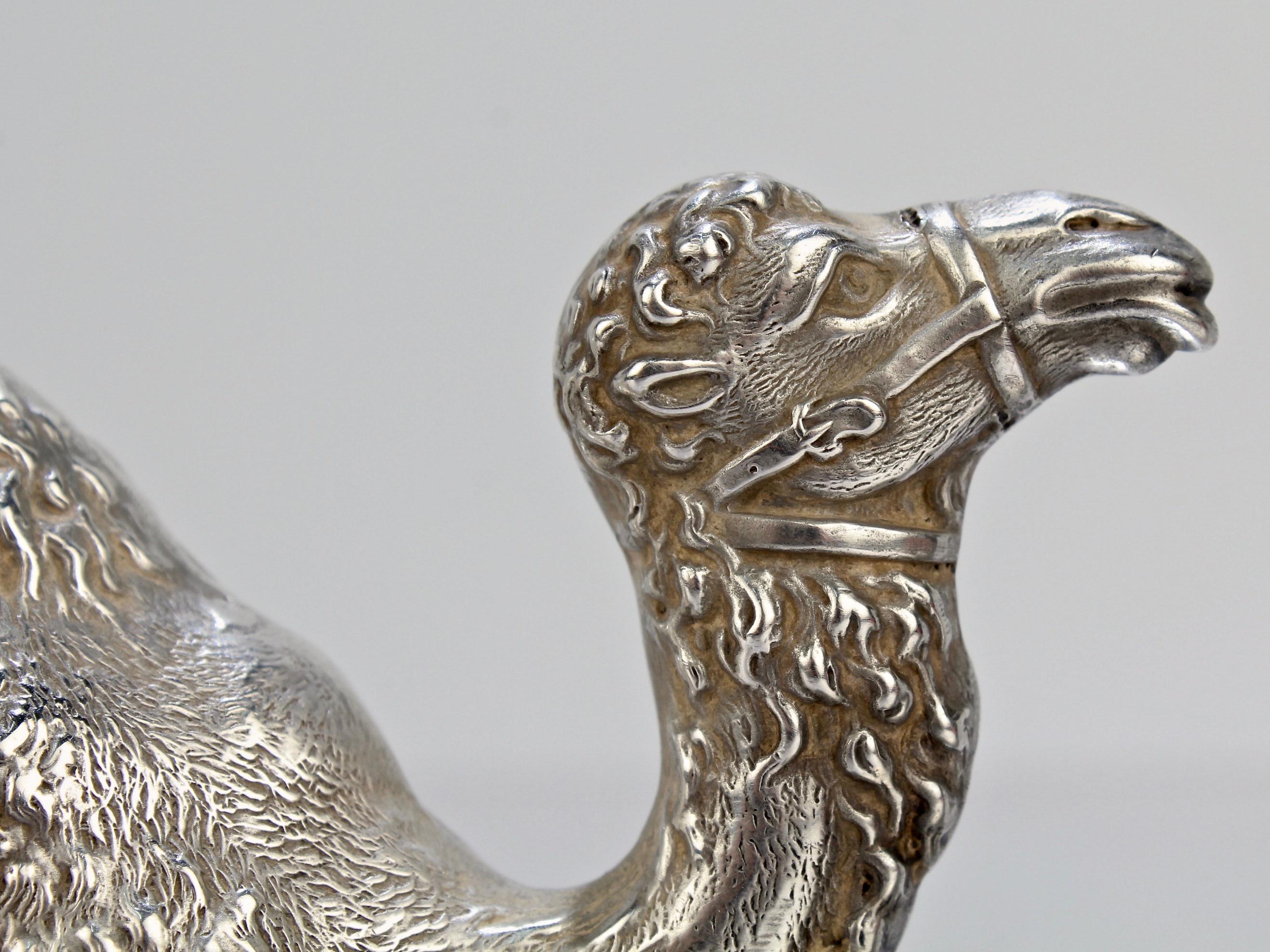 H A Cary Figural Orientalist Ein Hump Camel Brieföffner aus Sterlingsilber (Neuägyptisch) im Angebot