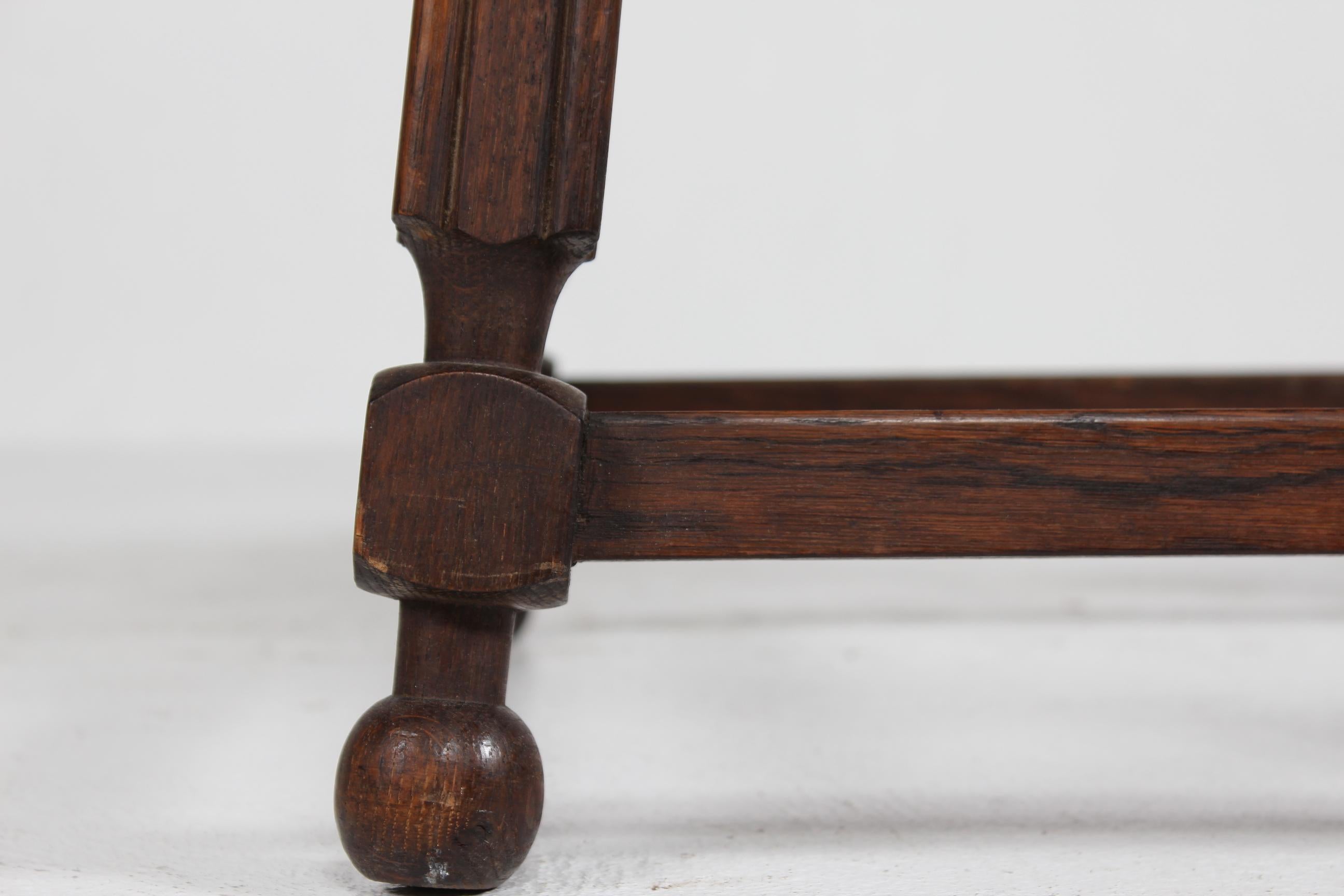 H. A. Kähler Art Deco Beistelltisch aus dunkler Eiche mit Fliesen von Jens Thirslund, 1930er Jahre im Angebot 1