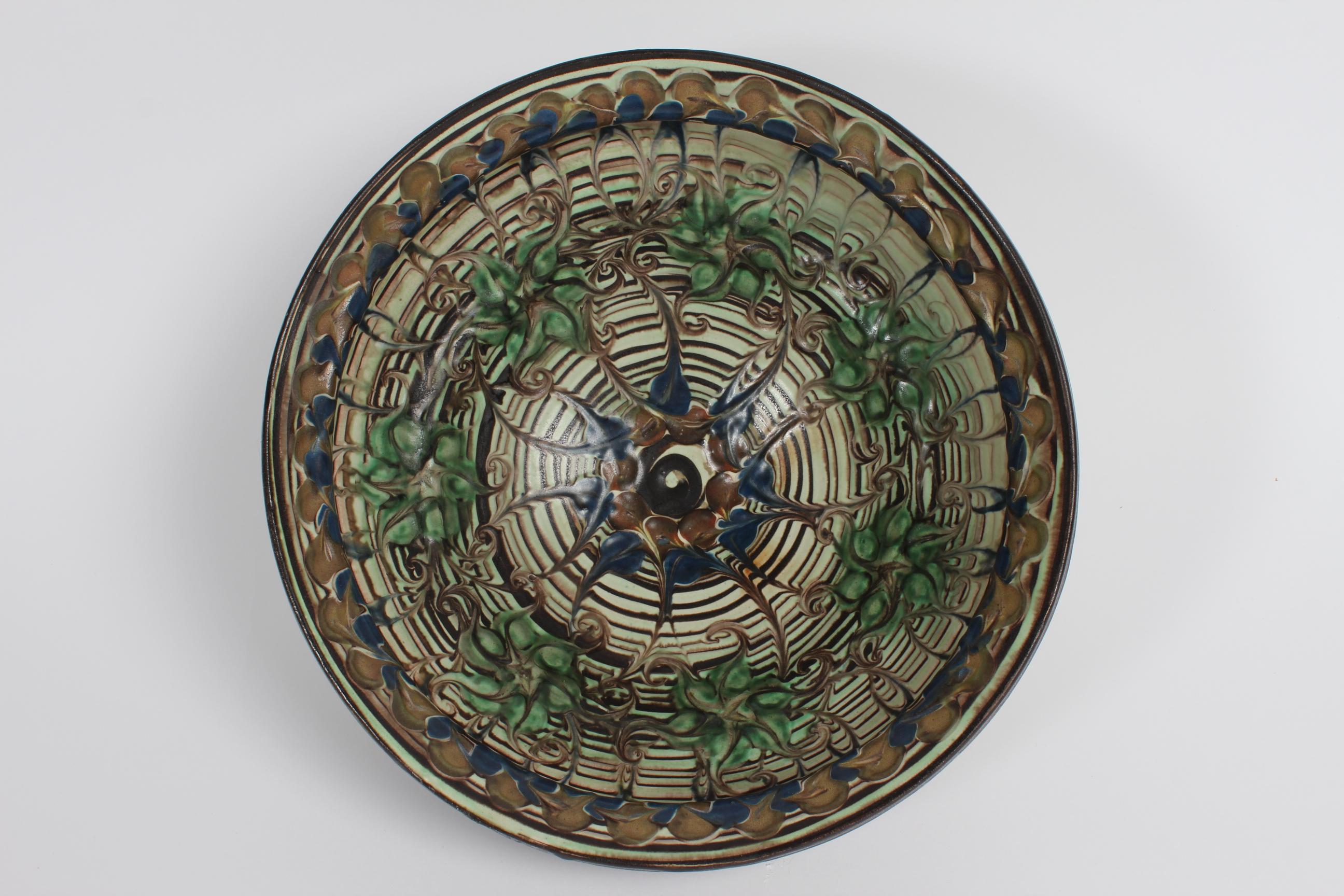 H. A. Kähler Grand bol avec motif floral par Jens Thirslund Danemark années 1930 Bon état - En vente à Silkeborg, Silkeborg