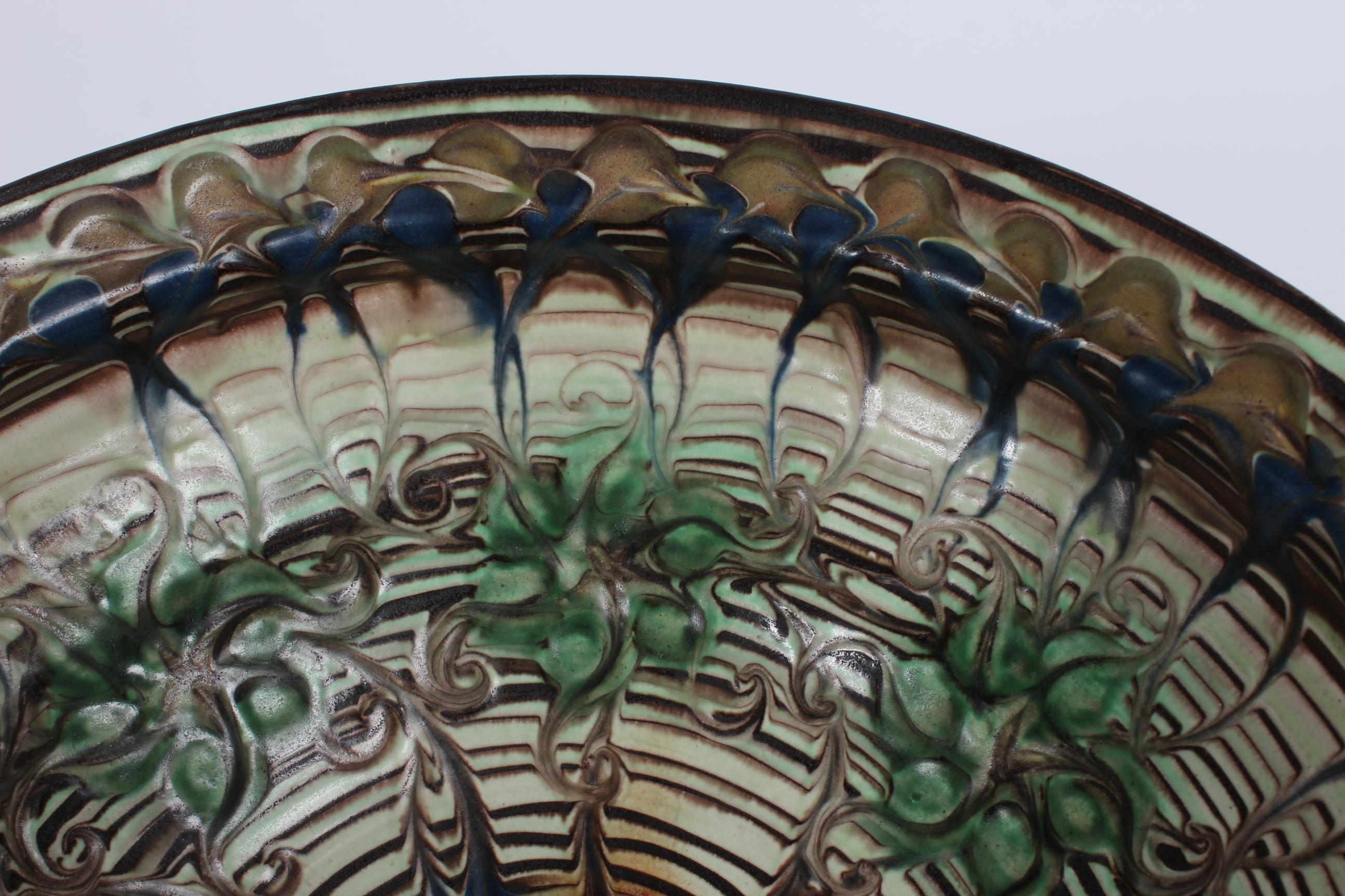 Début du 20ème siècle H. A. Kähler Grand bol avec motif floral par Jens Thirslund Danemark années 1930 en vente