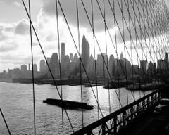 Die Brooklyn Bridge (1959) Silberner Gelatinesilberfaserdruck - Übergröße 