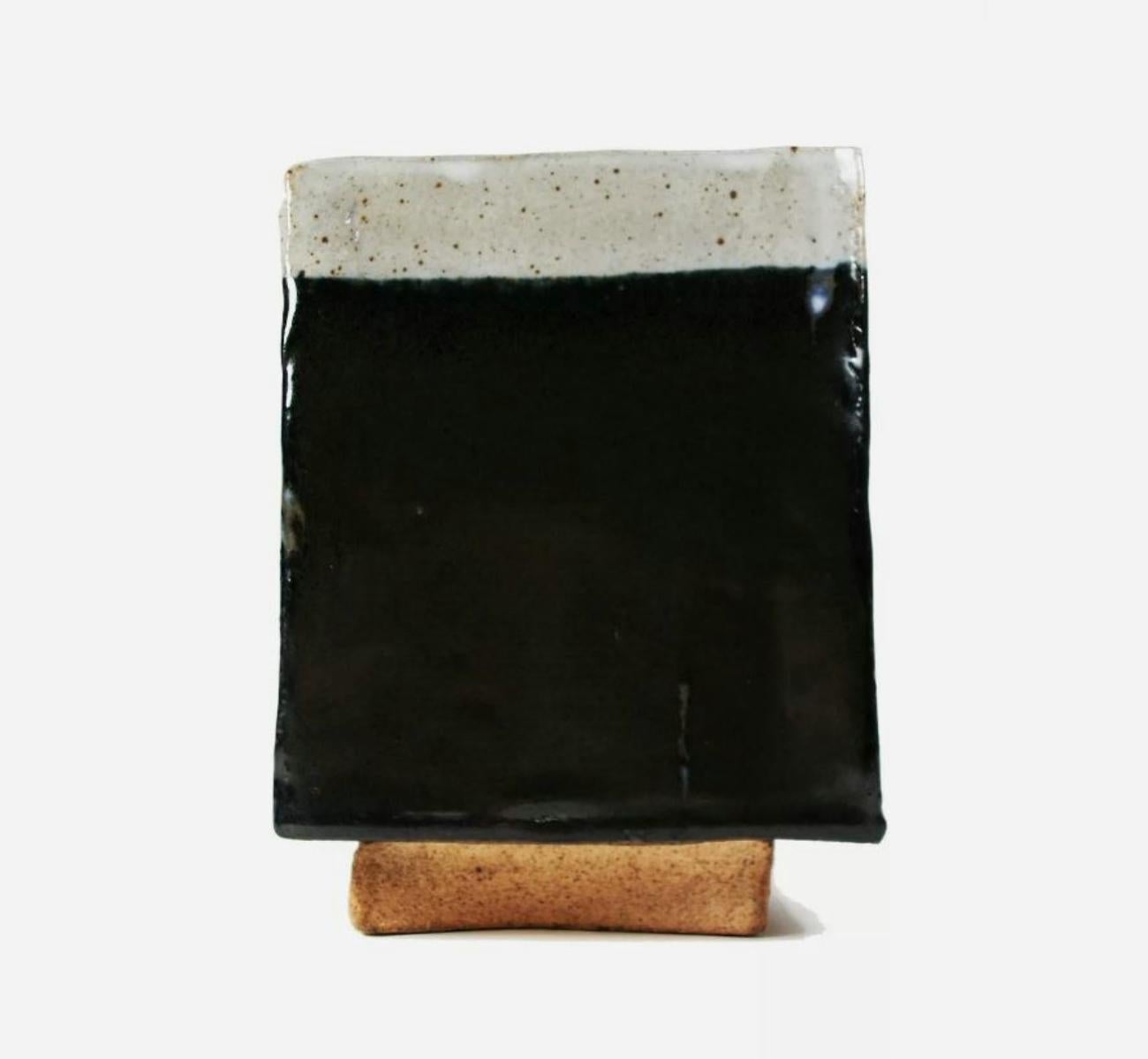 H. ASHMILL - Slab Form Studio Pottery Vase - Signed - Canada - Late 20th C. In Good Condition For Sale In Chatham, ON