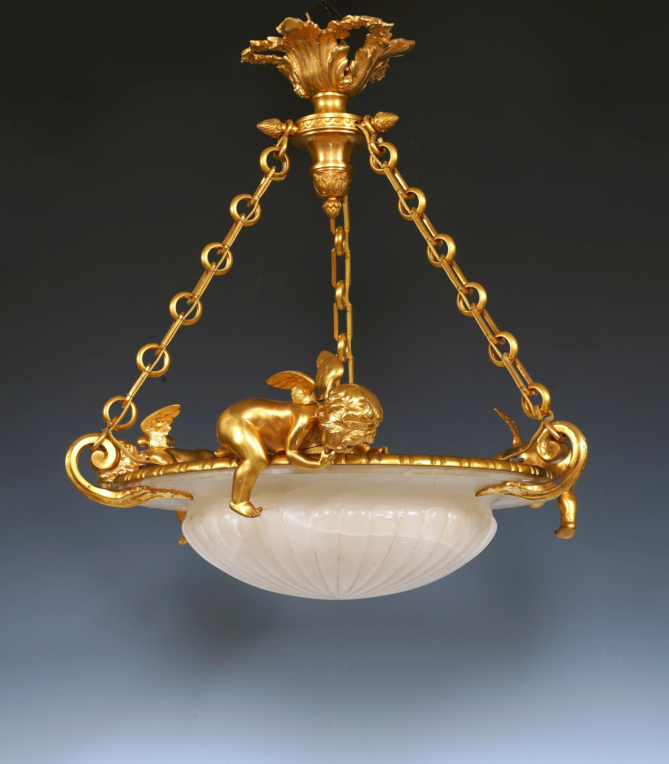 Intagliato H. Beau, Lampadario Cupids, Francia, circa 1890 in vendita