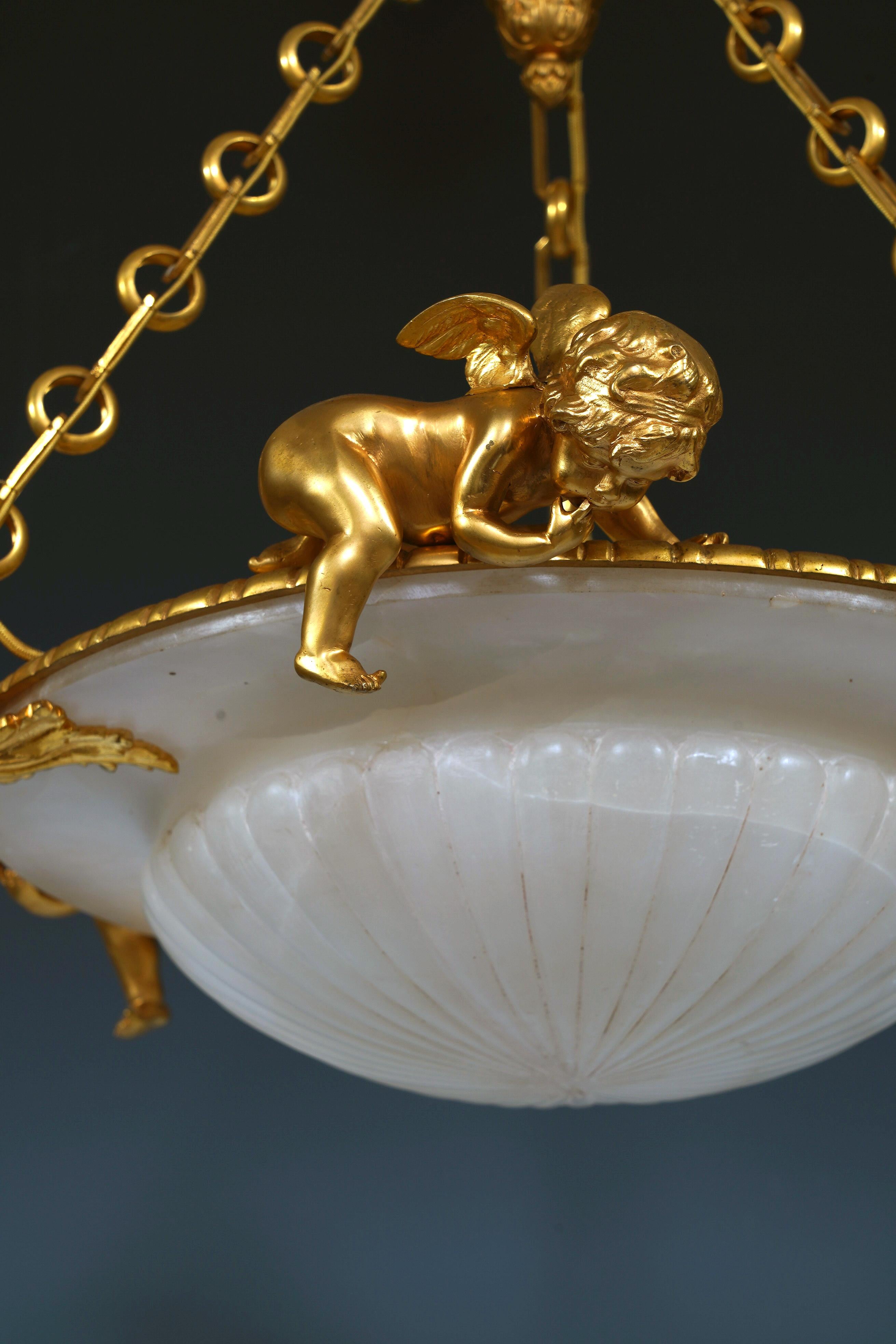 H. Beau, Lampadario Cupids, Francia, circa 1890 In condizioni buone in vendita a PARIS, FR