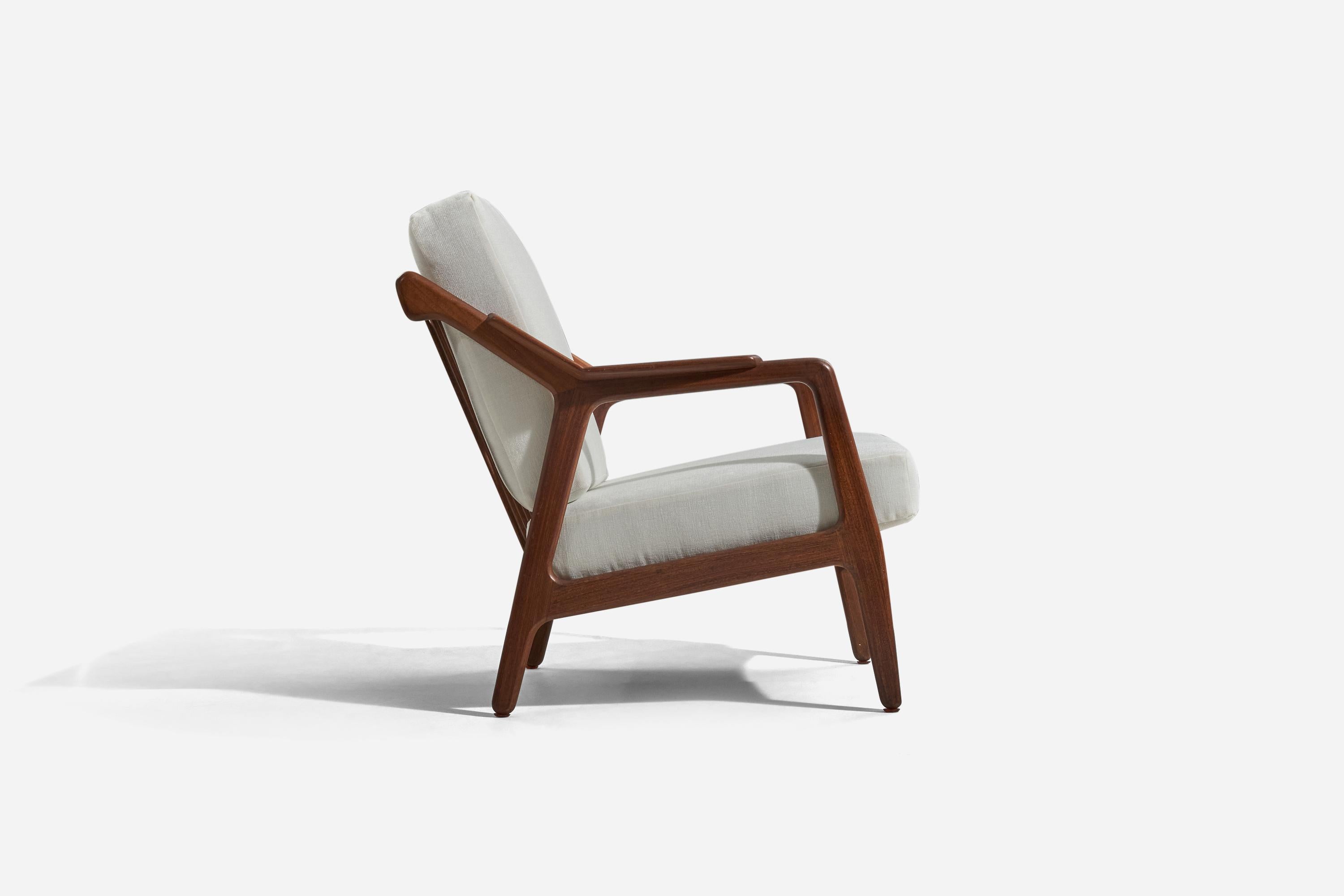 Mid-Century Modern H. Brockman Petersen, Lounge Chairs, Wood, White Fabric, Denmark, 1960s