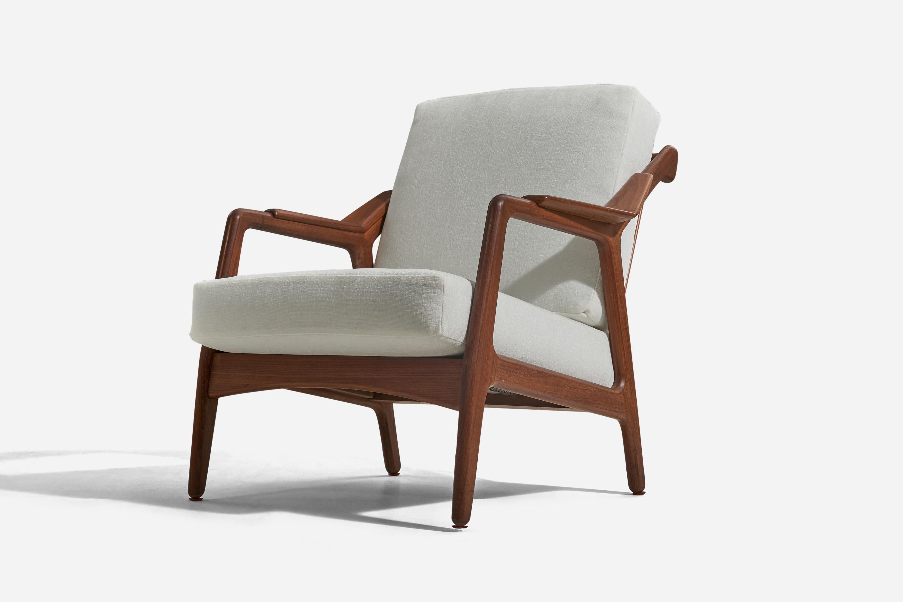 H. Brockman Petersen, Lounge Chairs, Wood, White Fabric, Denmark, 1960s In Good Condition In High Point, NC