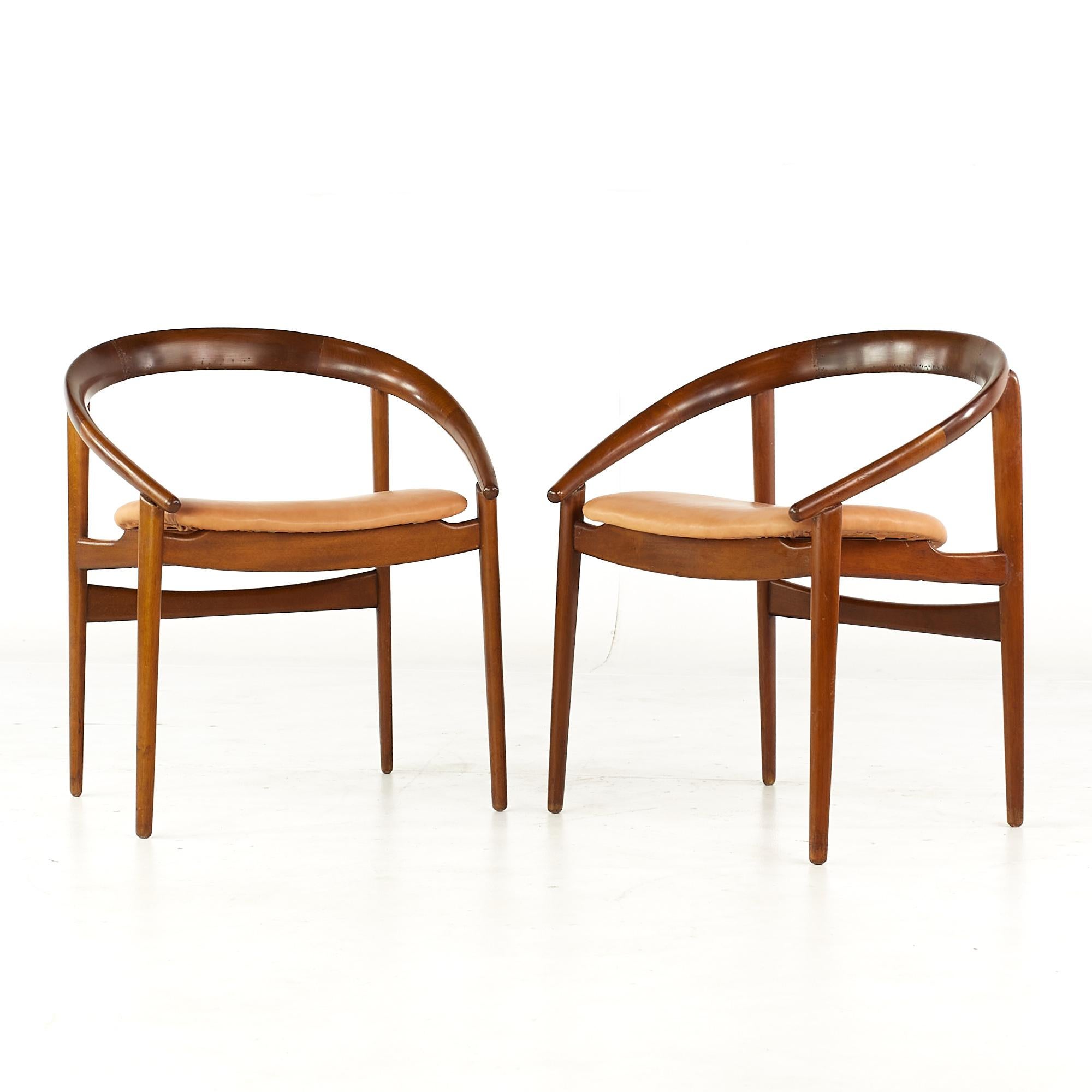 Mid-Century Modern H Brockmann Petersen for Louis G Thiersen MCM Teak Horseshoe Chairs, Pair For Sale