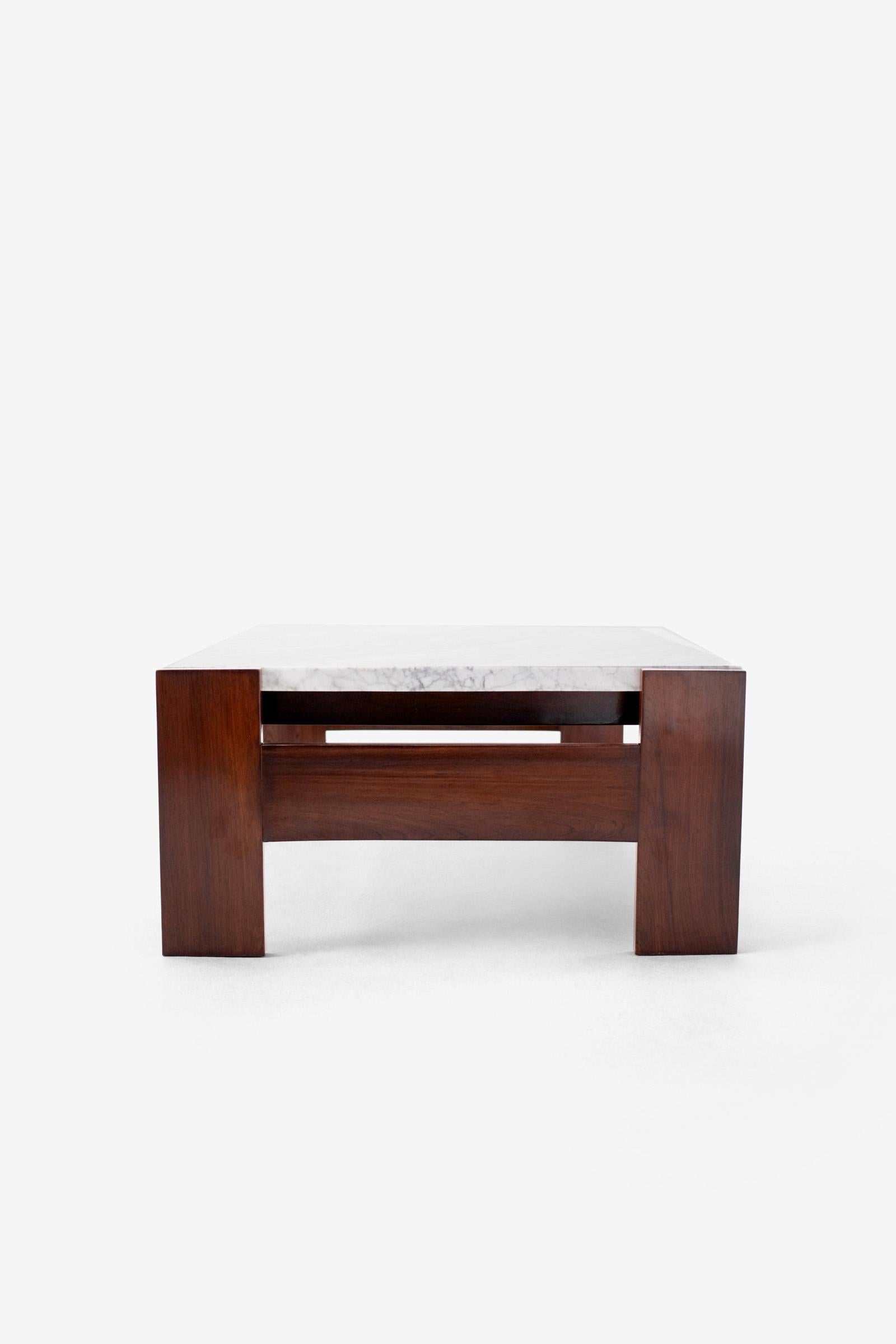 Table basse H par Joaquim Tenreiro, Brésilien moderne du milieu du siècle, 1960 Bon état - En vente à West Hollywood, CA