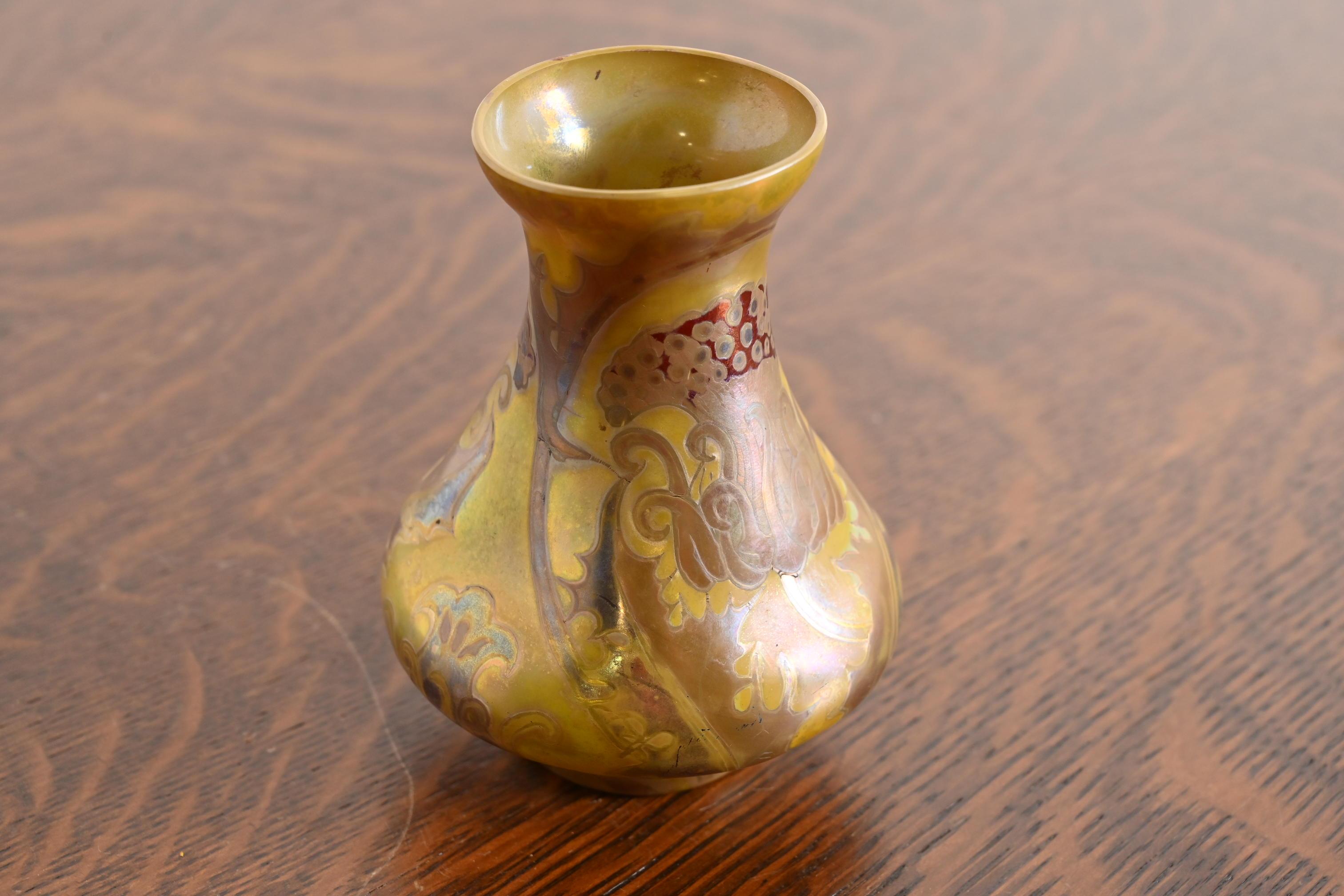H. Copillet Et Cie Art Nouveau Iridescent Art Glass Bud Vase In Good Condition For Sale In South Bend, IN