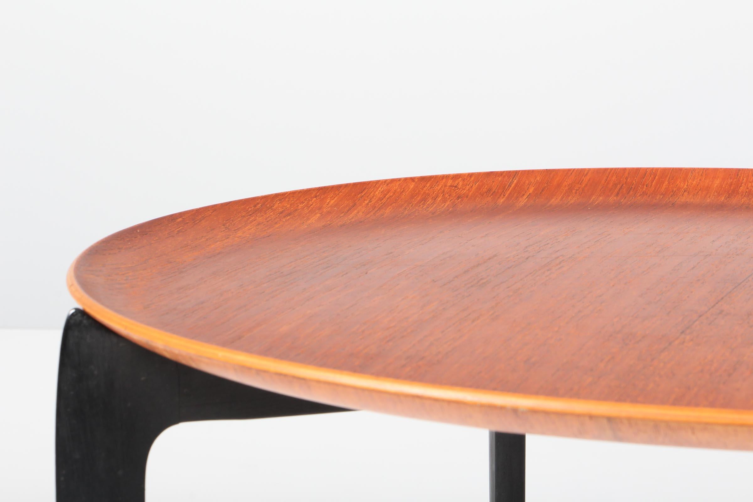 H. Engholm & Svend Åge Willumsen Tray Table of Teak, 1960s In Good Condition For Sale In Esbjerg, DK