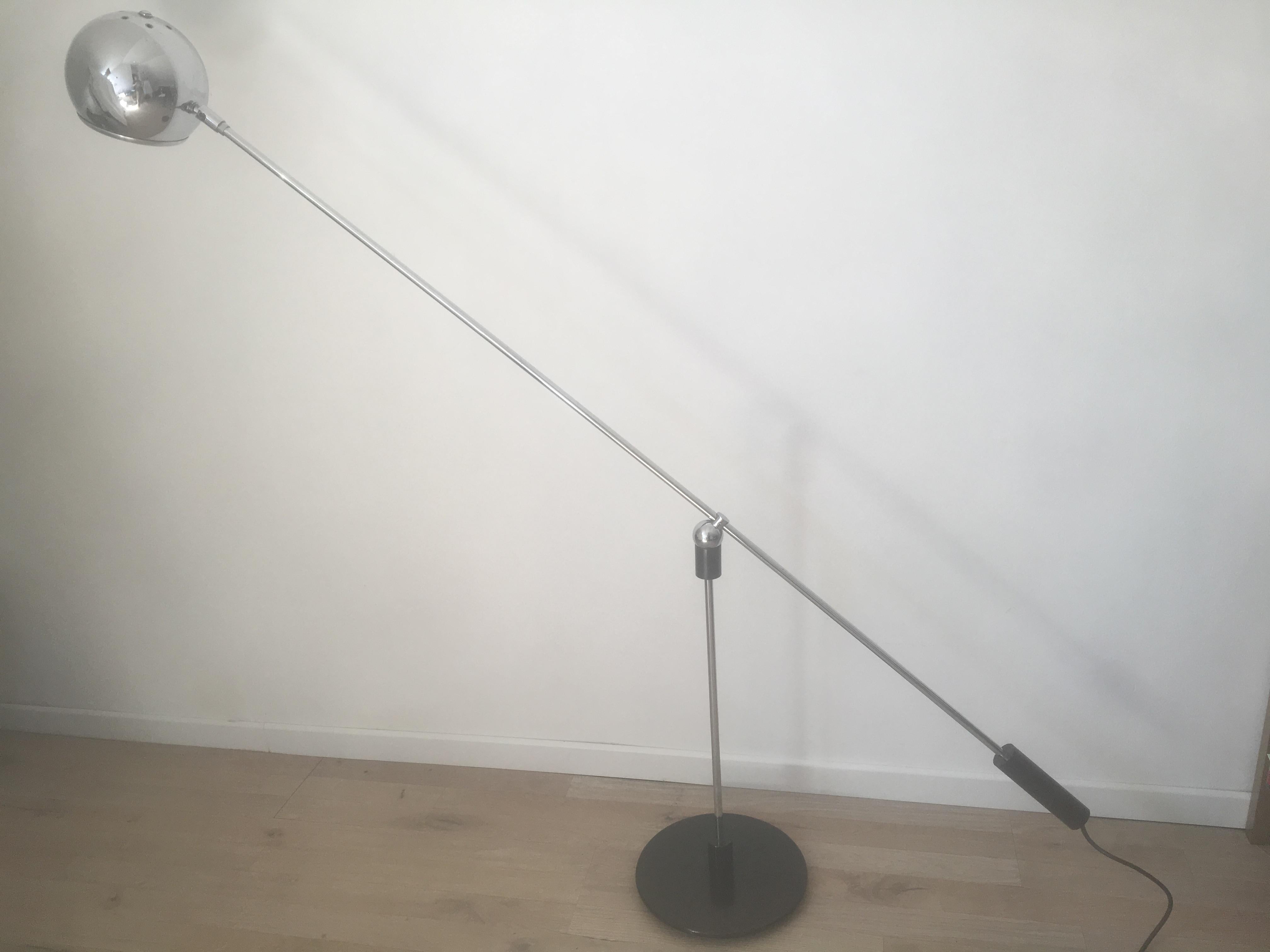 Mid-Century Modern H Fillekes Artiforte Large Magnetic Floor lamp with Counterweight, 1960s For Sale