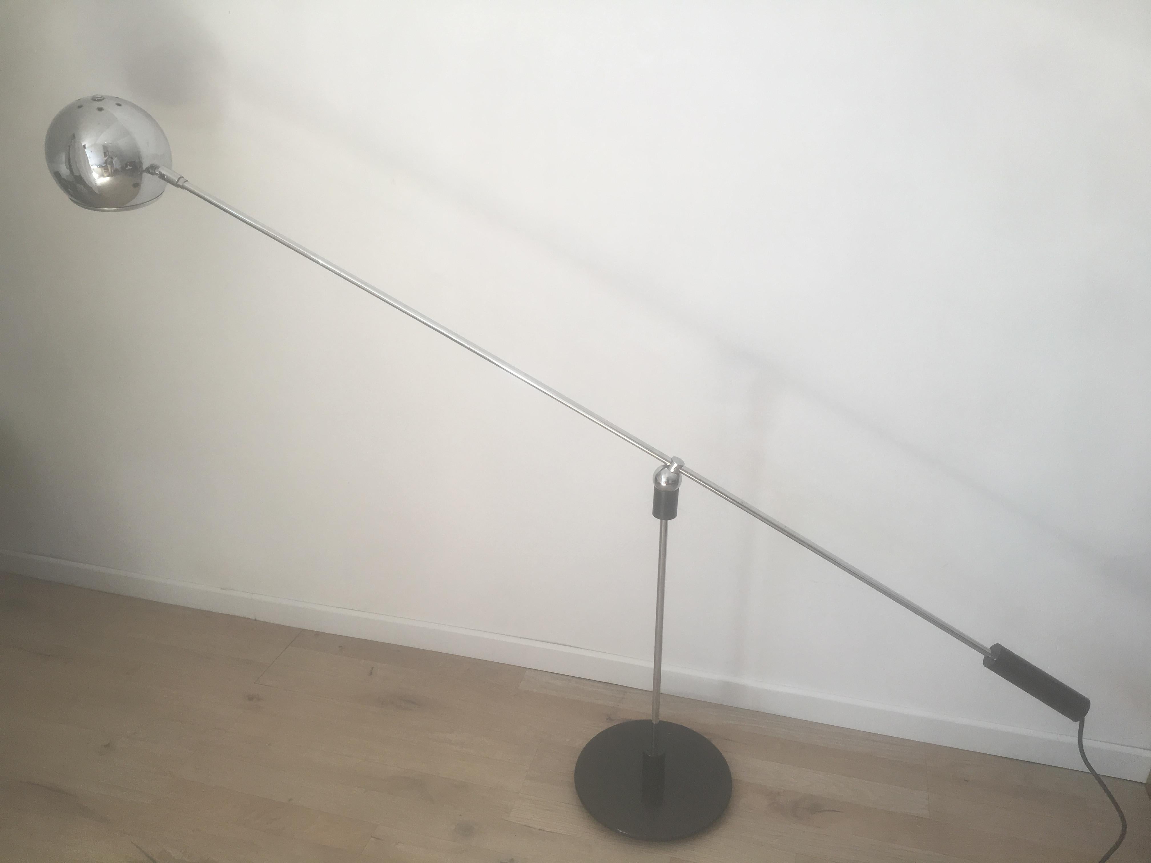 Dutch H Fillekes Artiforte Large Magnetic Floor lamp with Counterweight, 1960s For Sale