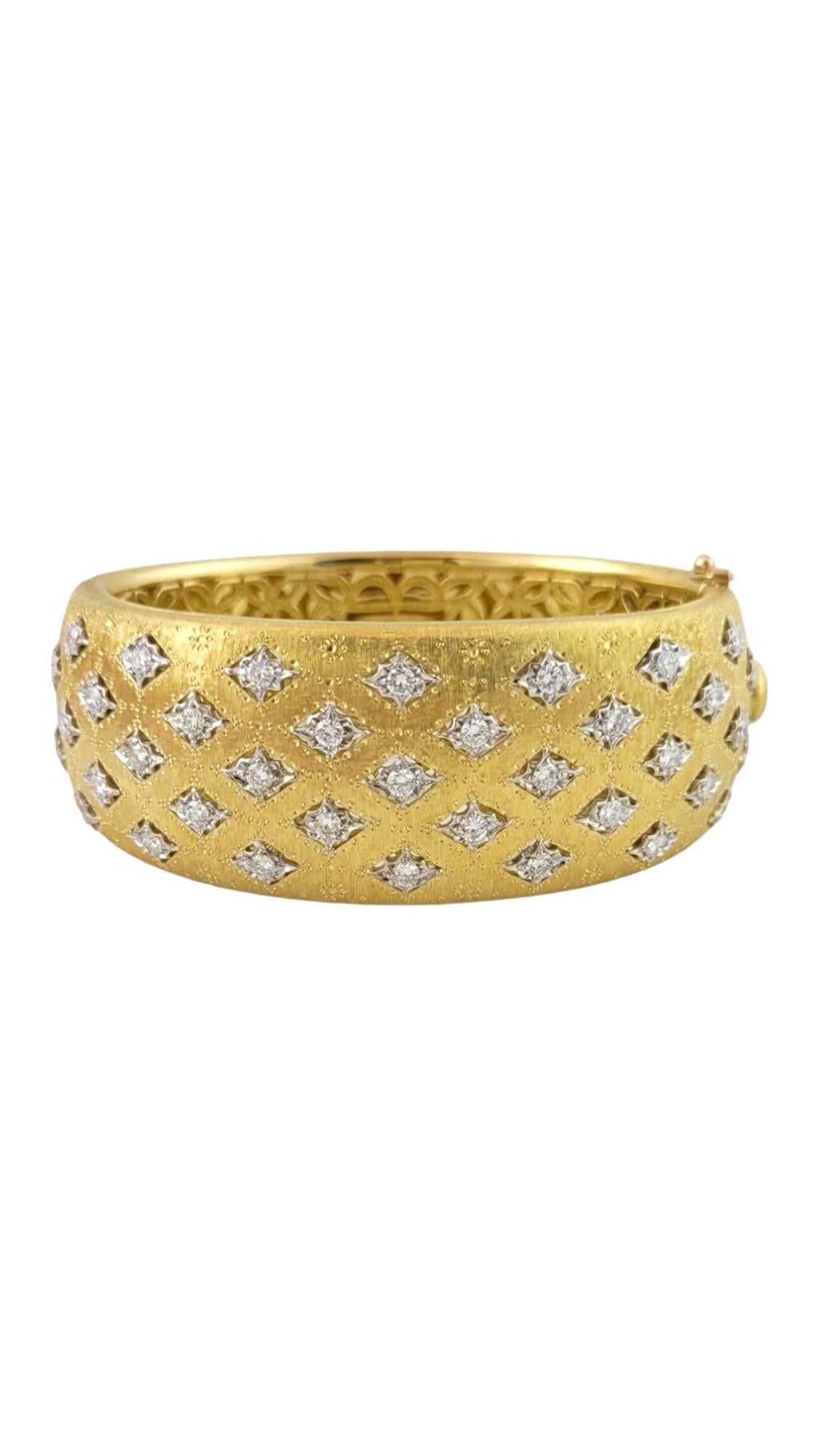 Round Cut H. Gold 18K Yellow Gold Florentine Finish Diamond Bangle Bracelet