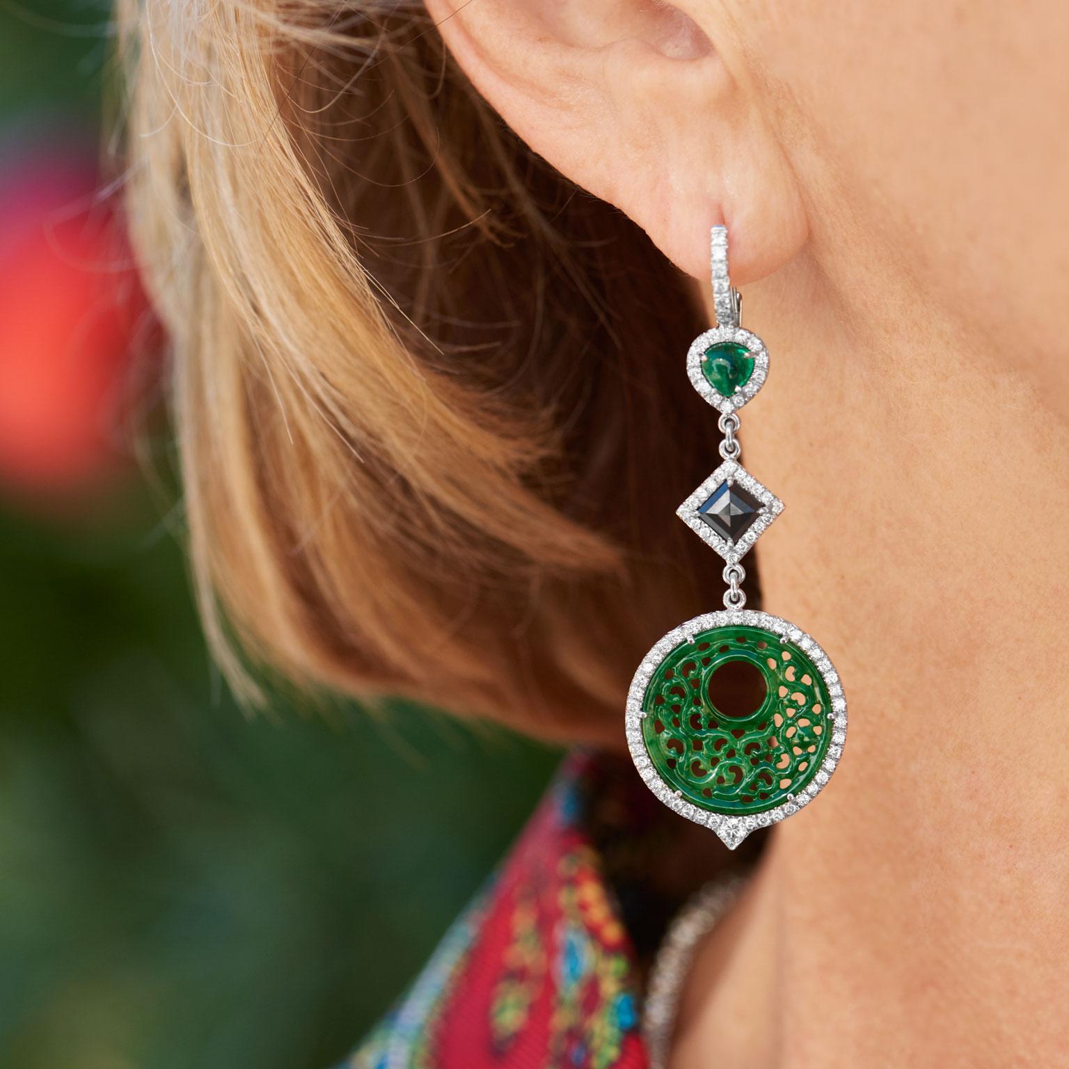 1.19 Carat Jadeite Emerald Black Diamonds Dangle Earrings In New Condition For Sale In Miami, FL