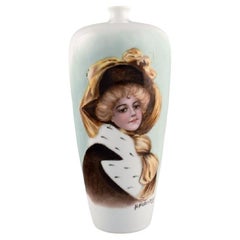 H. Hedenborg per Rosenthal. Antico vaso in porcellana con ritratto femminile.