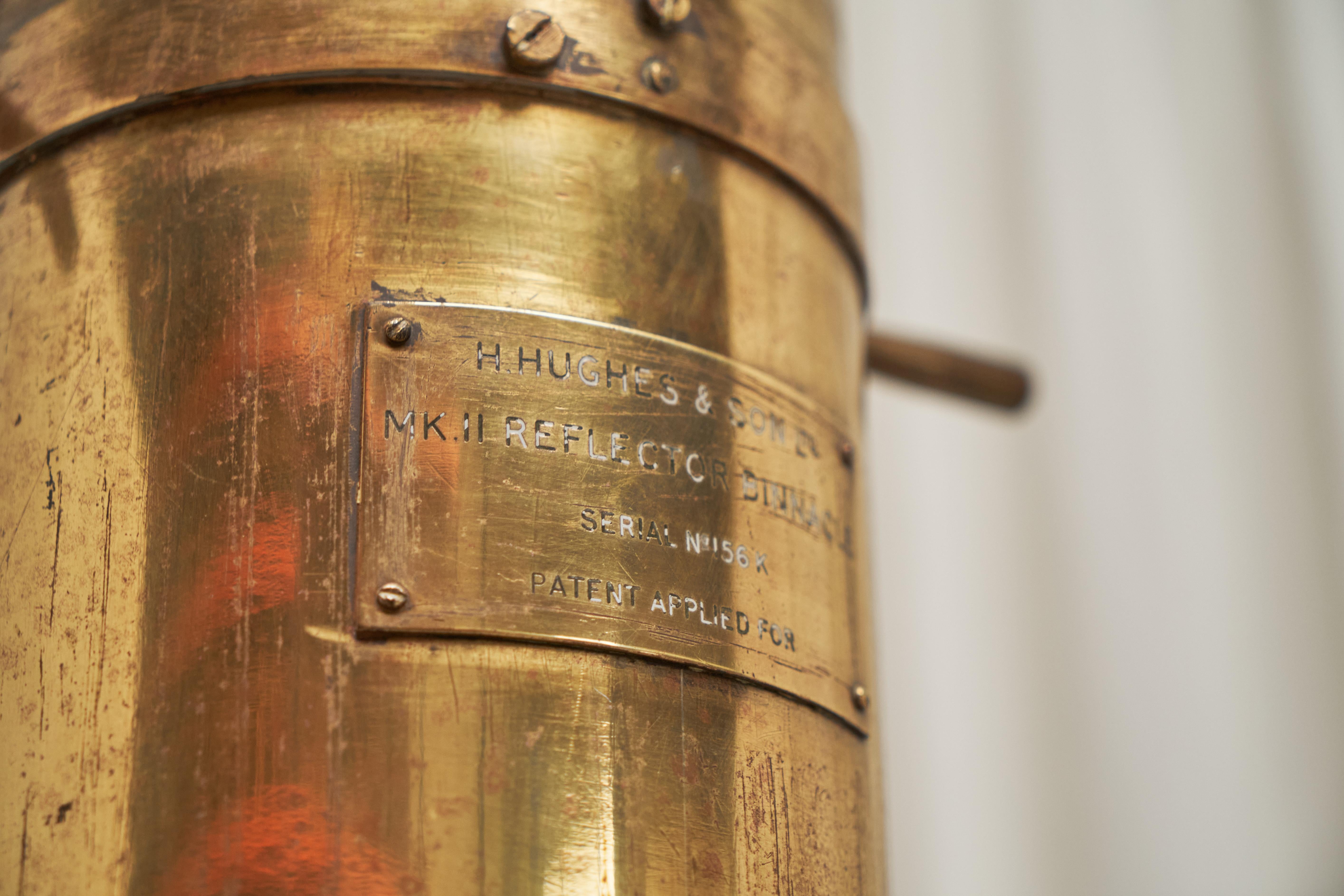 Art déco H. Hughes & Son lampe de table Ship Binnacle en laiton patiné en vente
